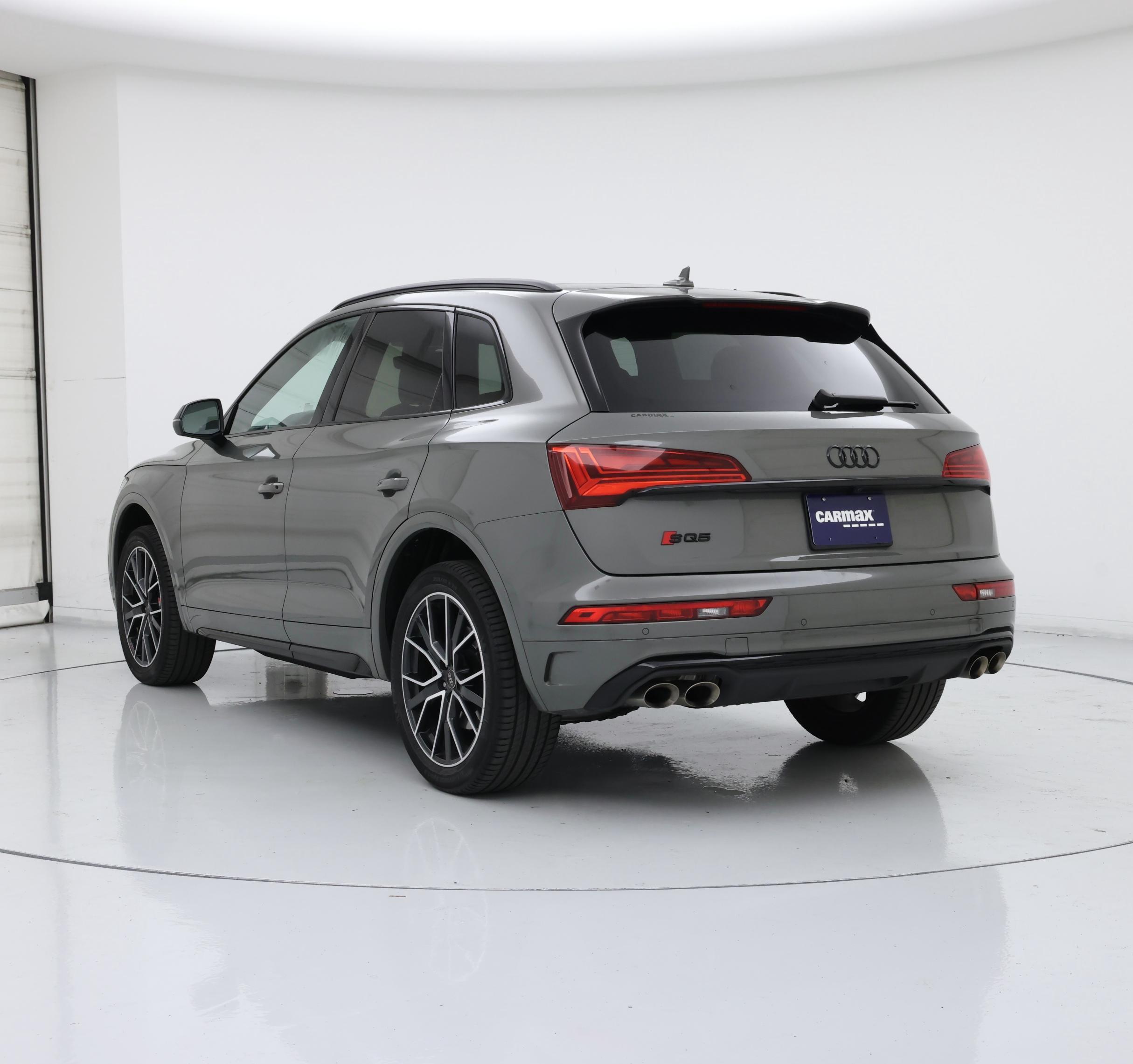 Thumbnail: 2023 Audi SQ5 - 2