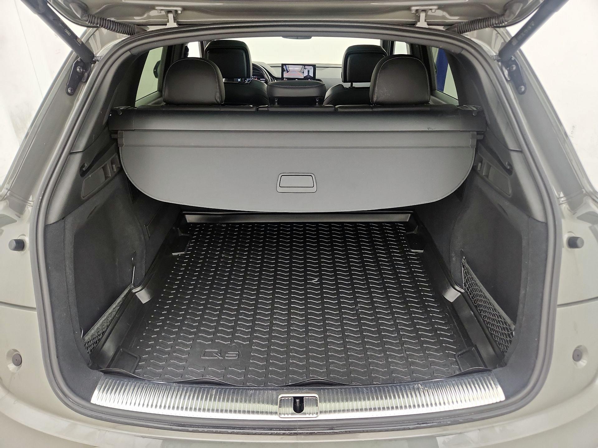 Thumbnail: 2023 Audi SQ5 - 20