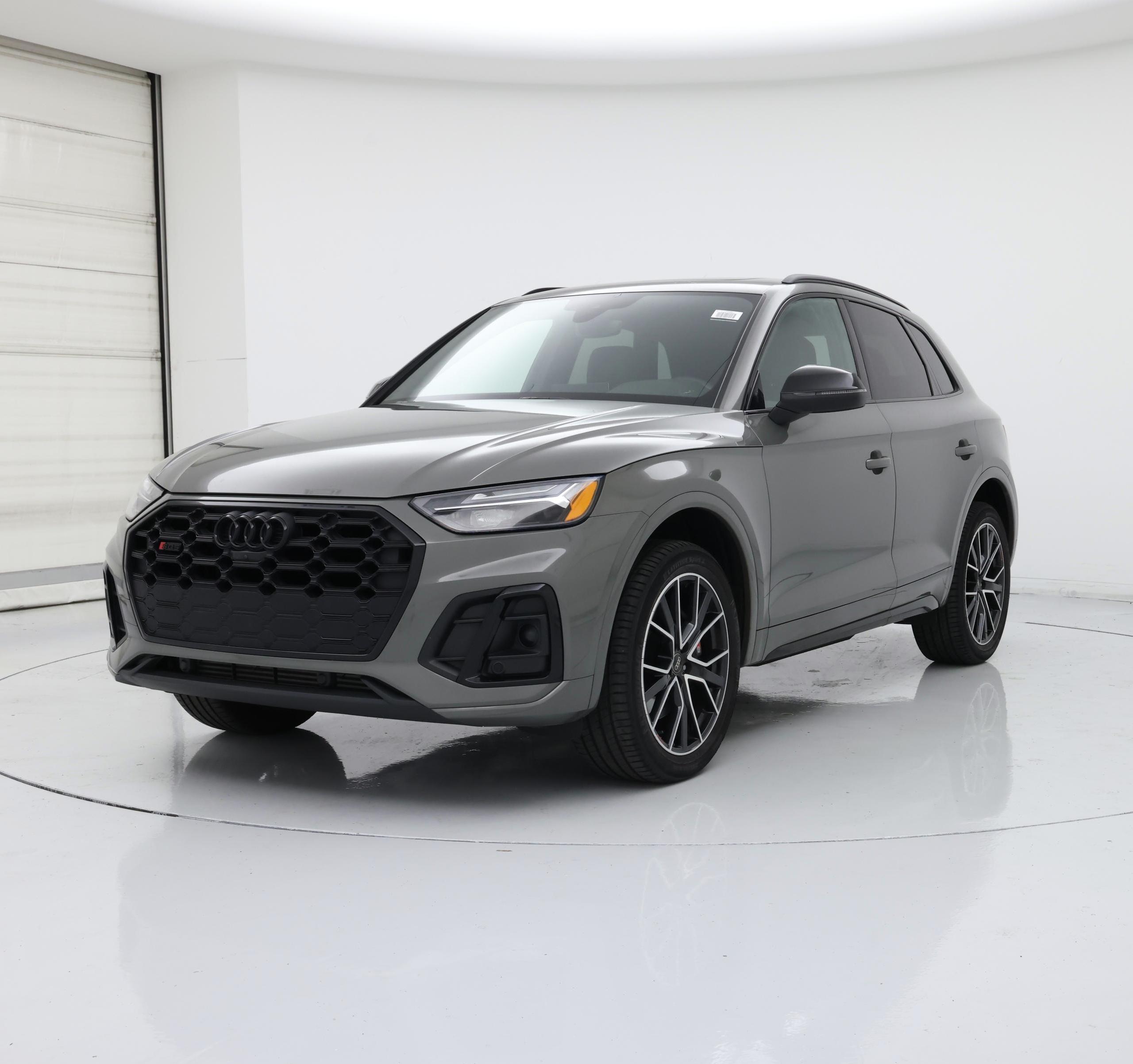 Thumbnail: 2023 Audi SQ5 - 4