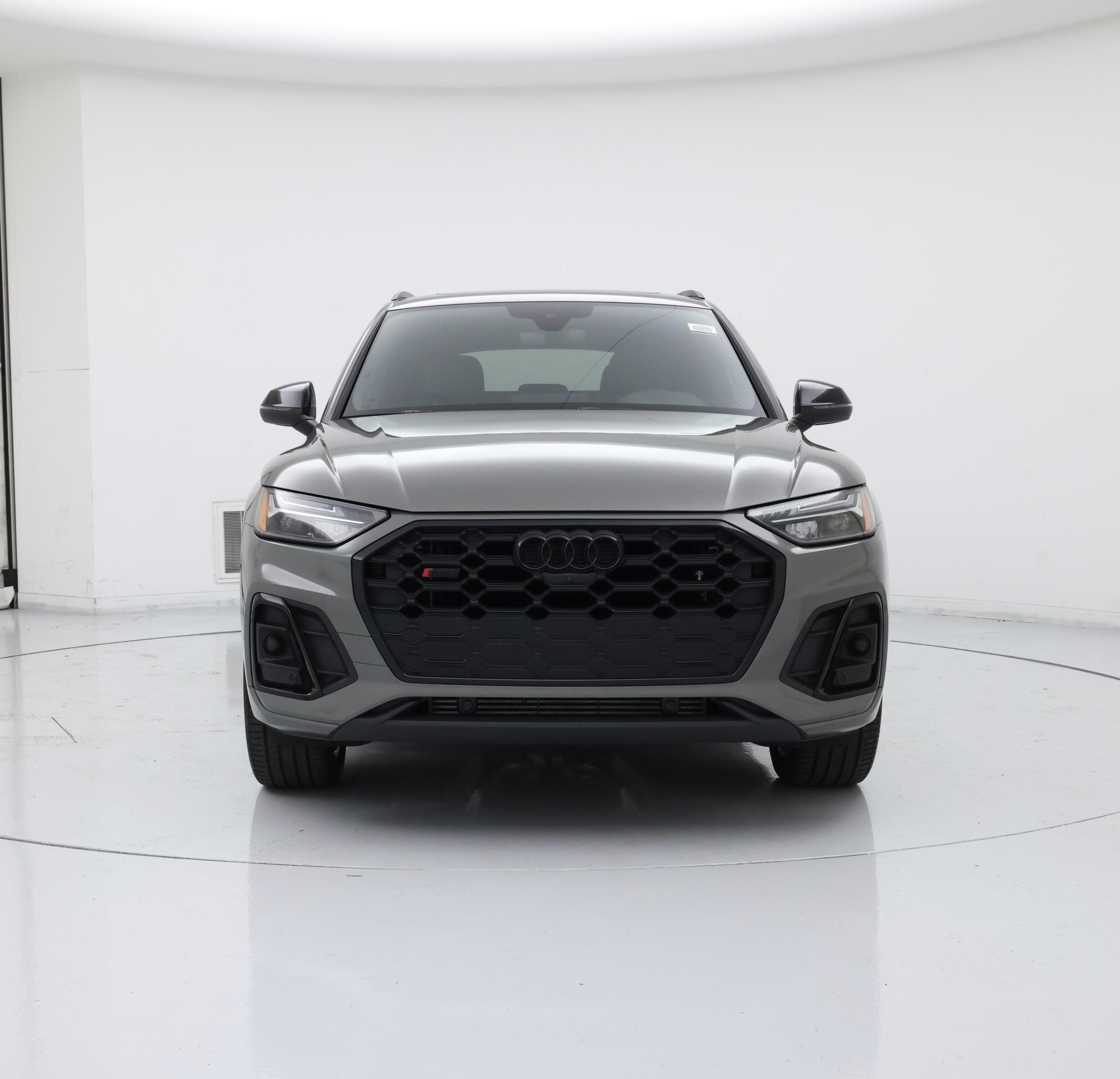 Thumbnail: 2023 Audi SQ5 - 5