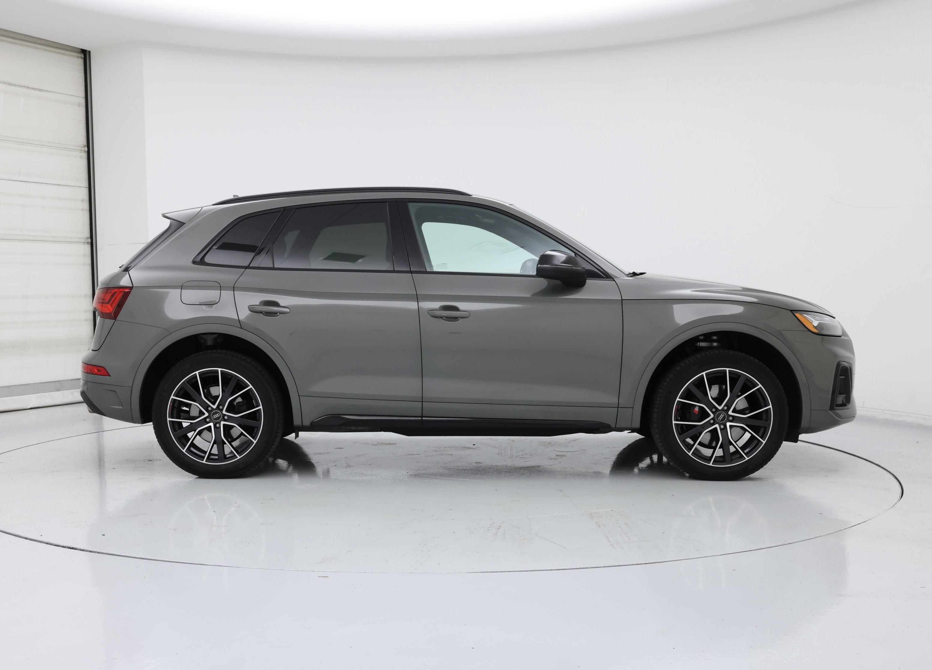 Thumbnail: 2023 Audi SQ5 - 7