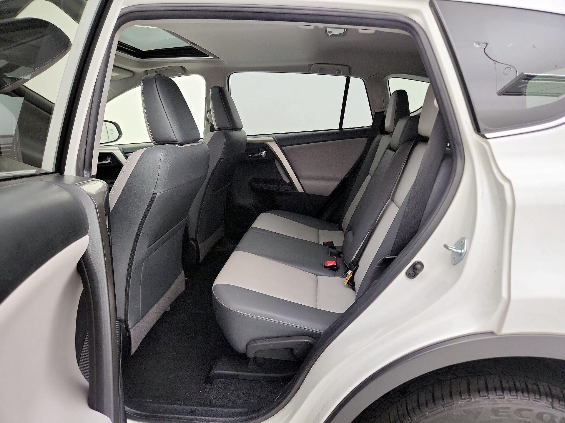 Thumbnail: 2015 Toyota RAV4 - 20