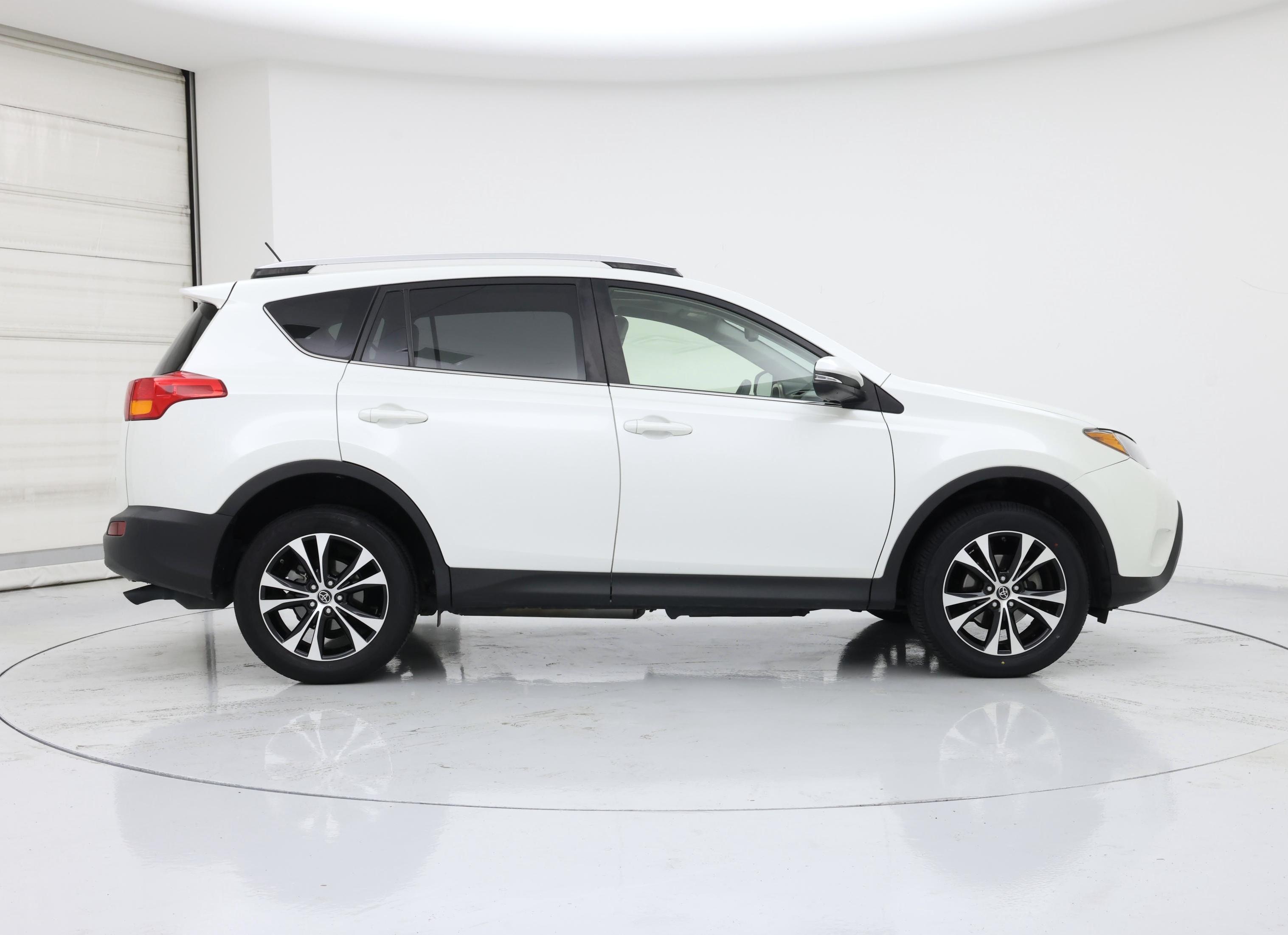 Thumbnail: 2015 Toyota RAV4 - 7