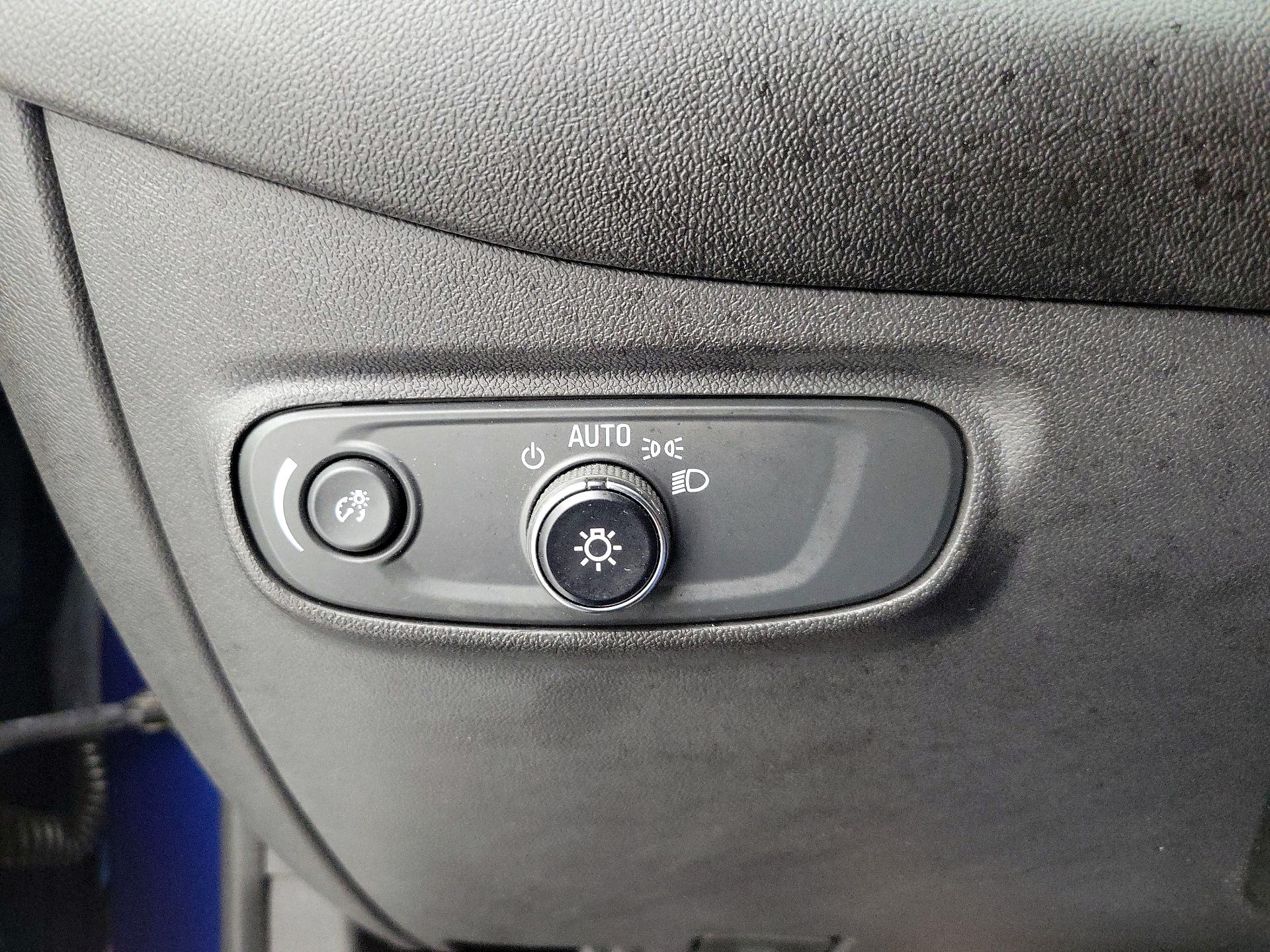 Thumbnail: 2020 Chevrolet Equinox - 13