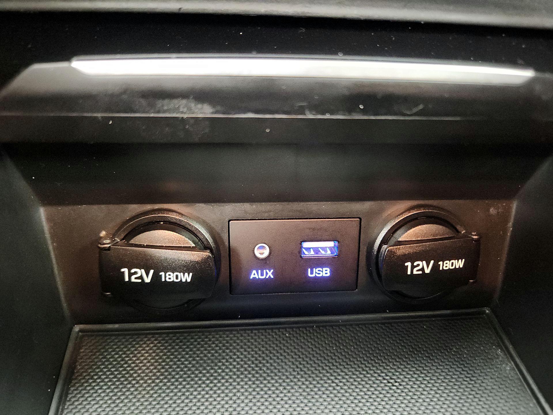 Thumbnail: 2018 Hyundai Elantra - 18