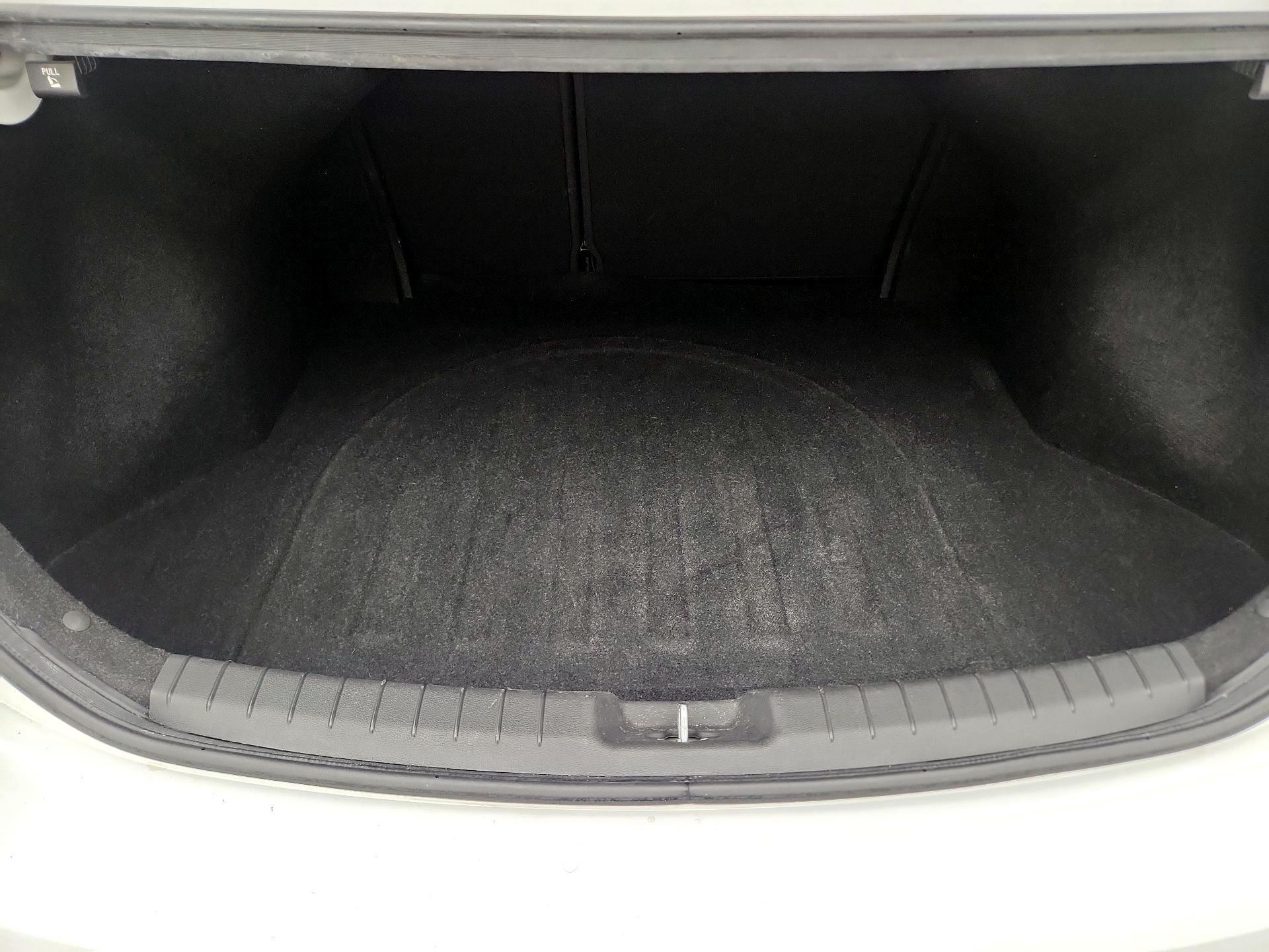 Thumbnail: 2018 Hyundai Elantra - 20