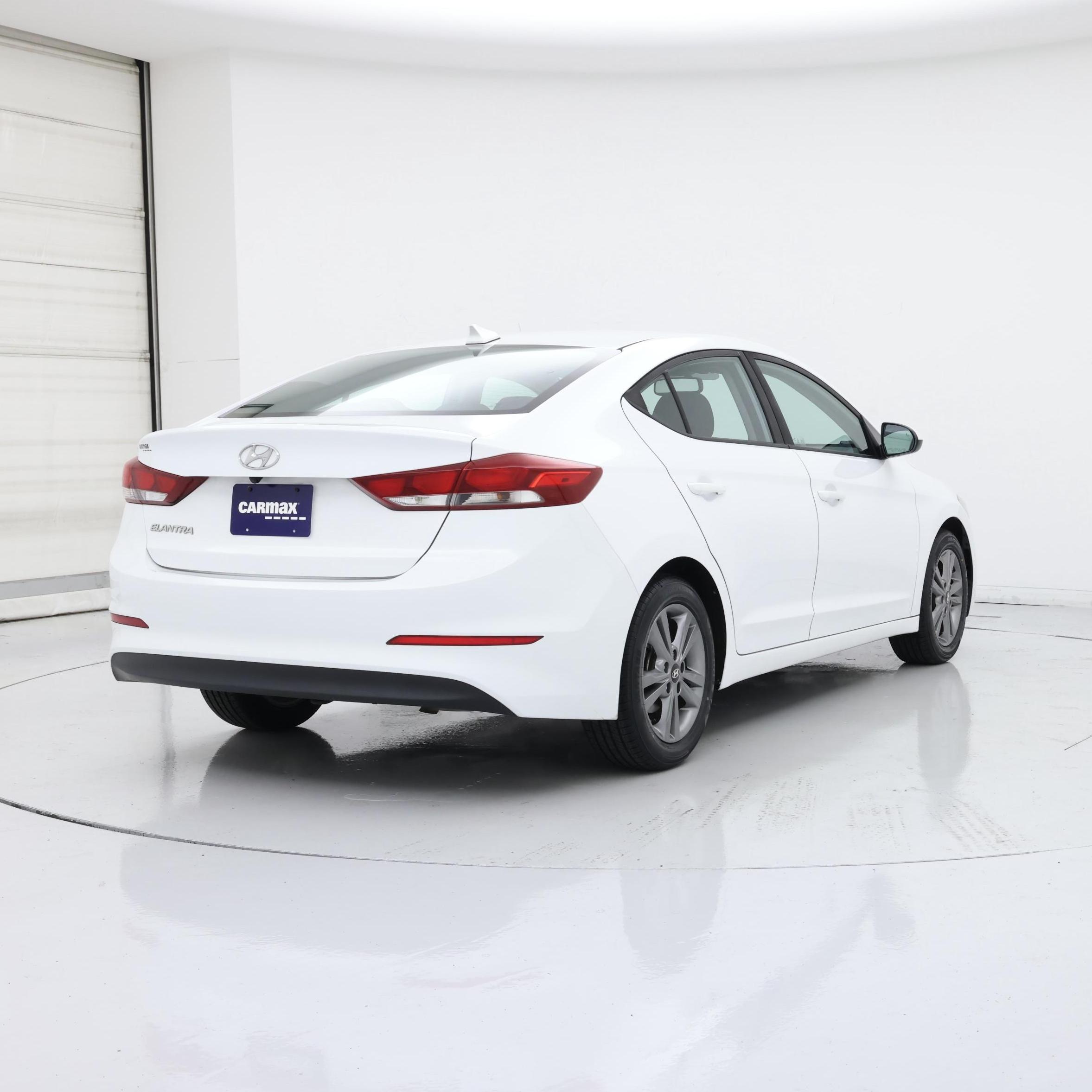 Thumbnail: 2018 Hyundai Elantra - 8