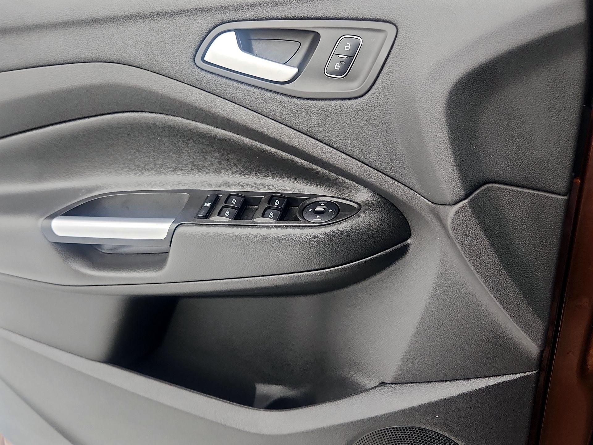 Thumbnail: 2017 Ford Escape - 12