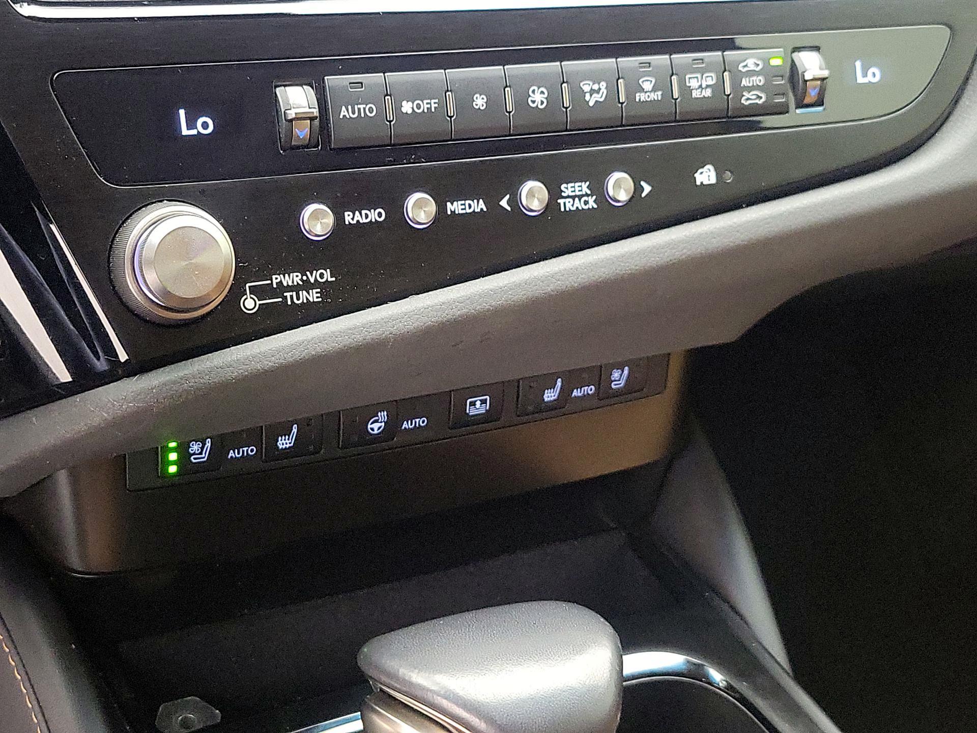 Thumbnail: 2024 Lexus ES - 17