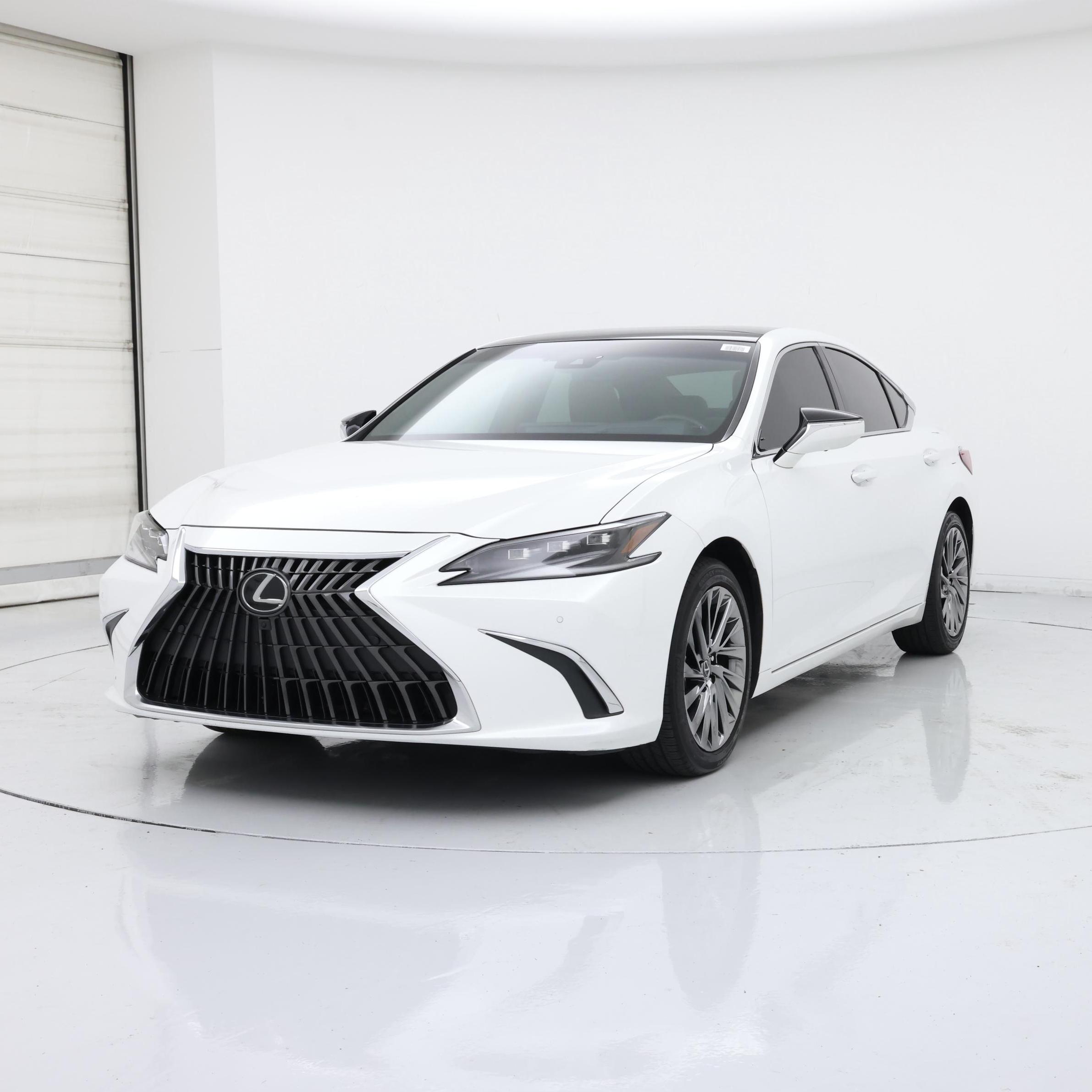Thumbnail: 2024 Lexus ES - 4