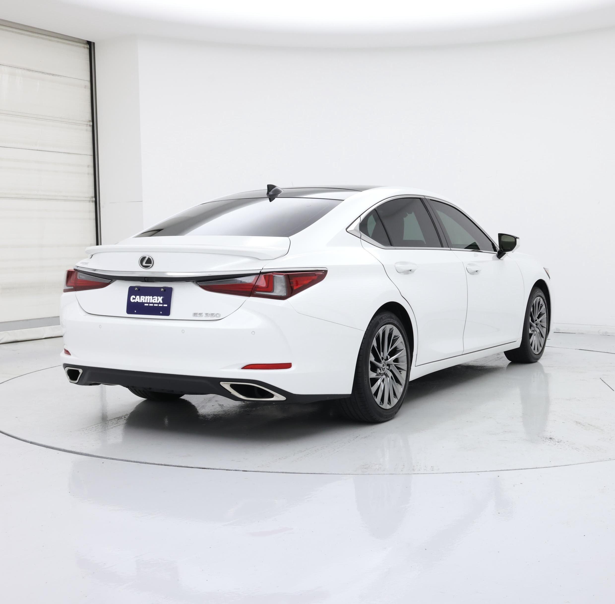Thumbnail: 2024 Lexus ES - 8