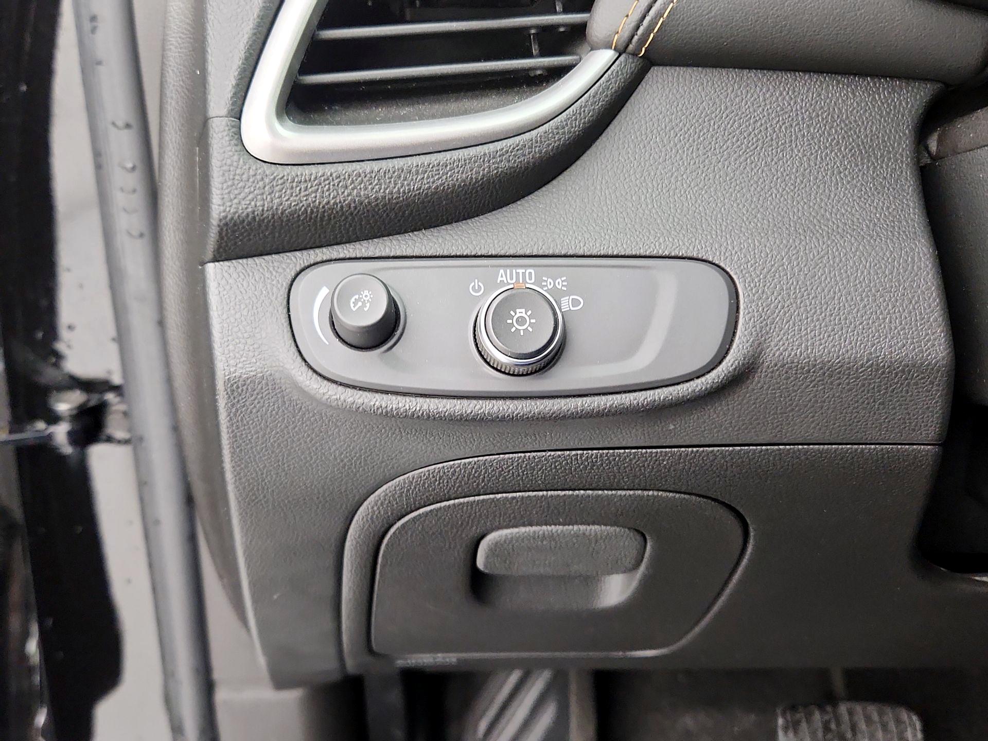 Thumbnail: 2020 Chevrolet Trax - 13