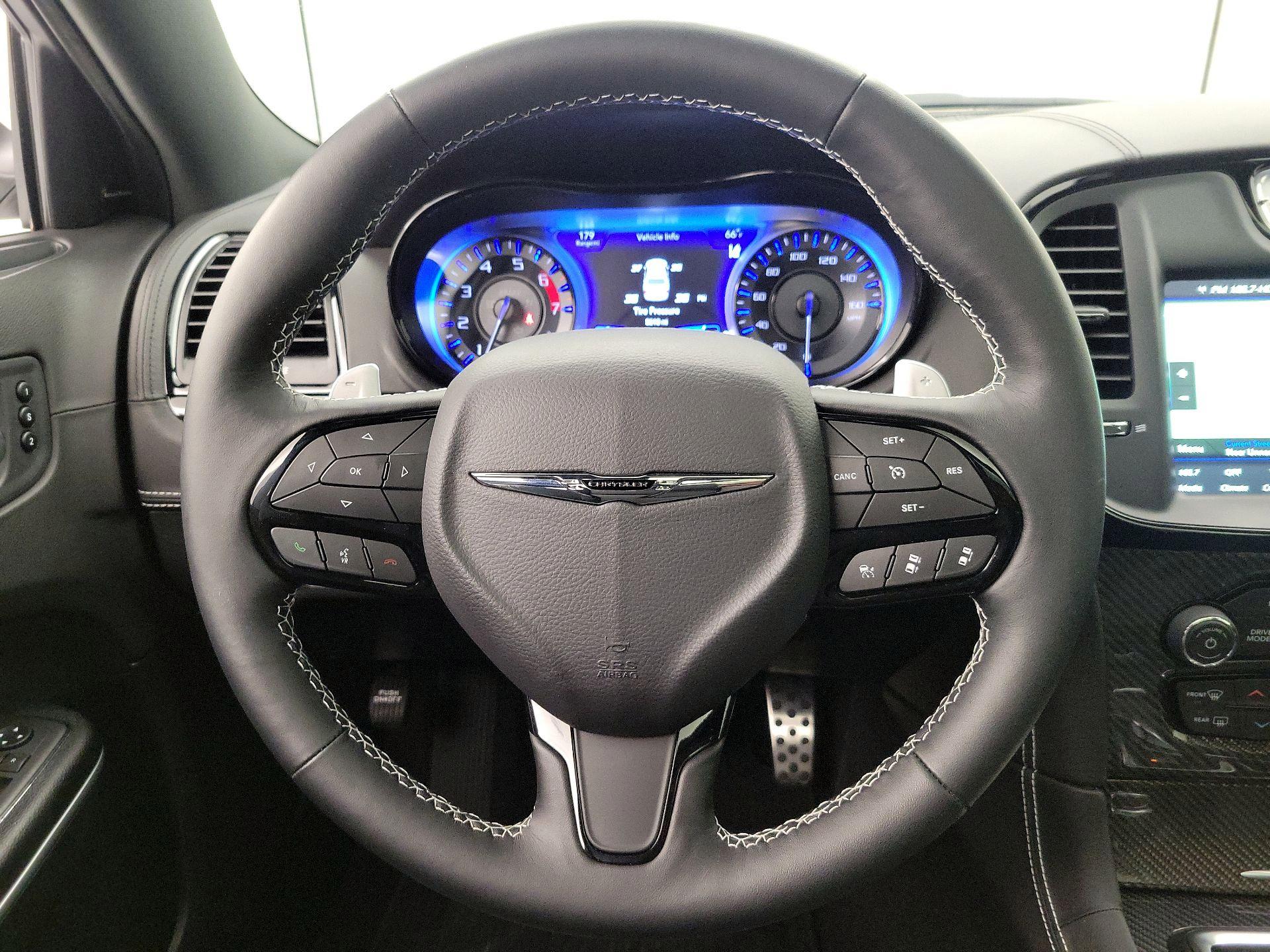 Thumbnail: 2023 Chrysler 300 - 10