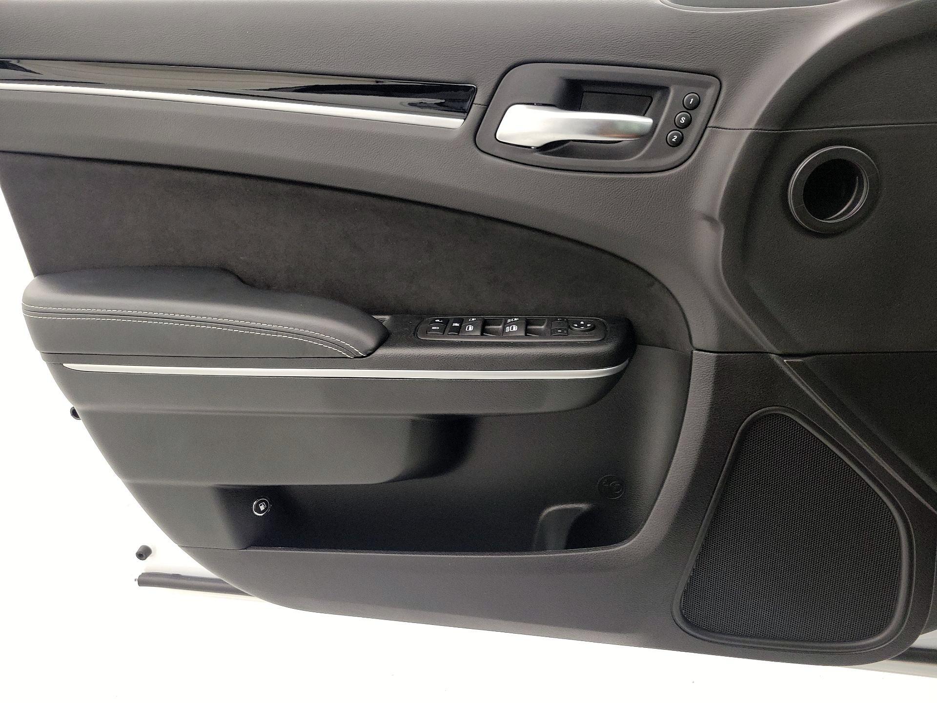 Thumbnail: 2023 Chrysler 300 - 12