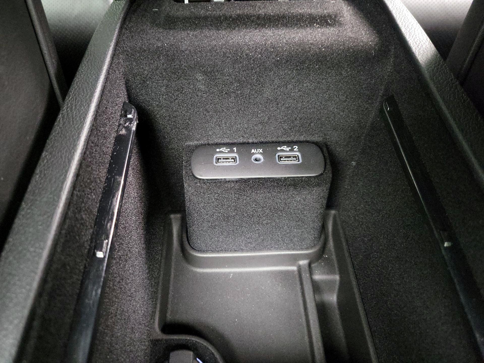 Thumbnail: 2023 Chrysler 300 - 19