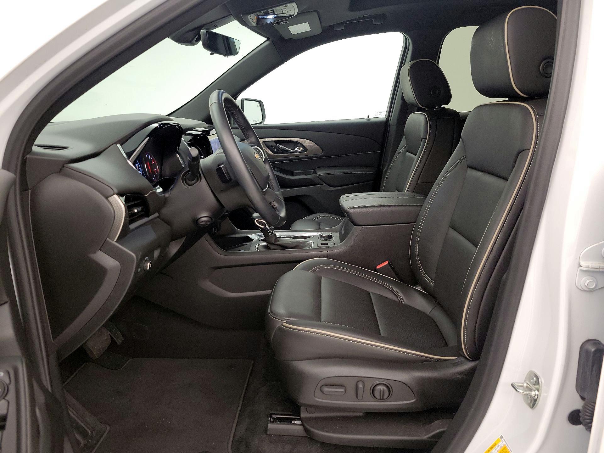 Thumbnail: 2023 Chevrolet Traverse - 11