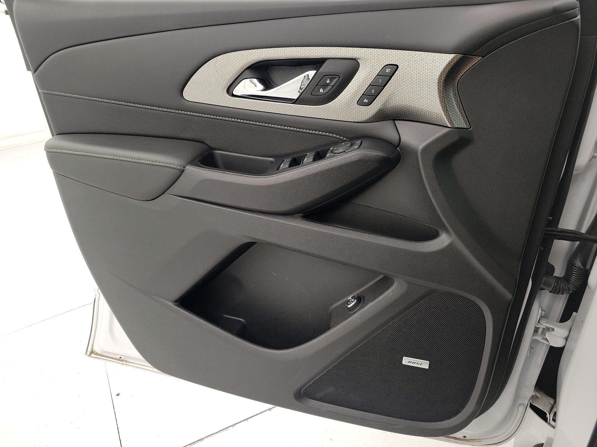 Thumbnail: 2023 Chevrolet Traverse - 12