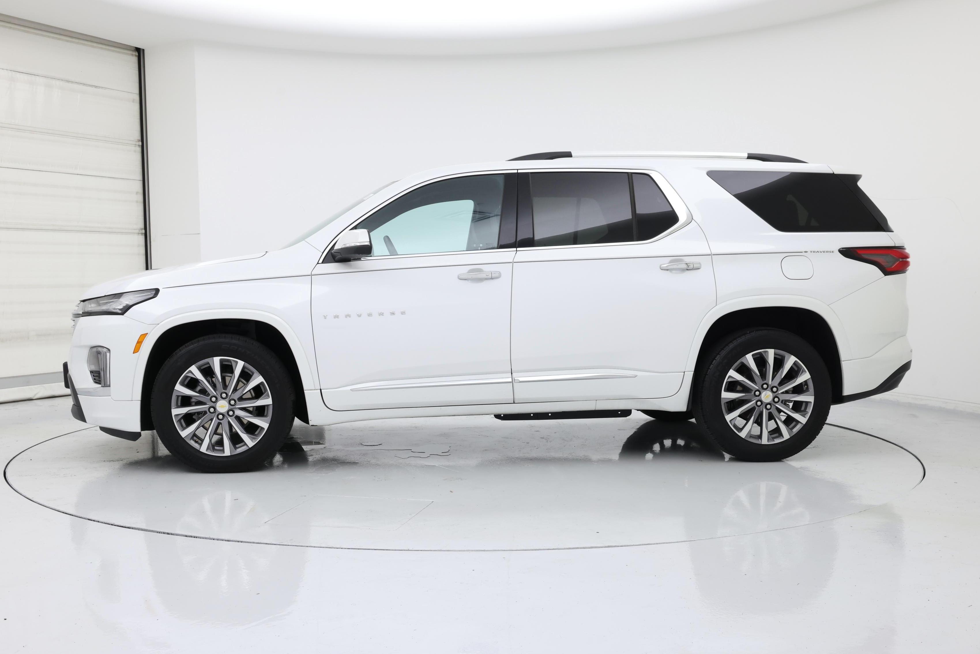 Thumbnail: 2023 Chevrolet Traverse - 3