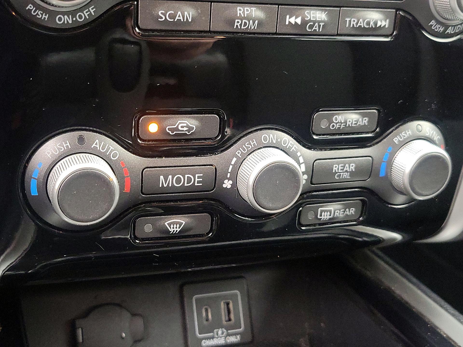 Thumbnail: 2019 Nissan Pathfinder - 16