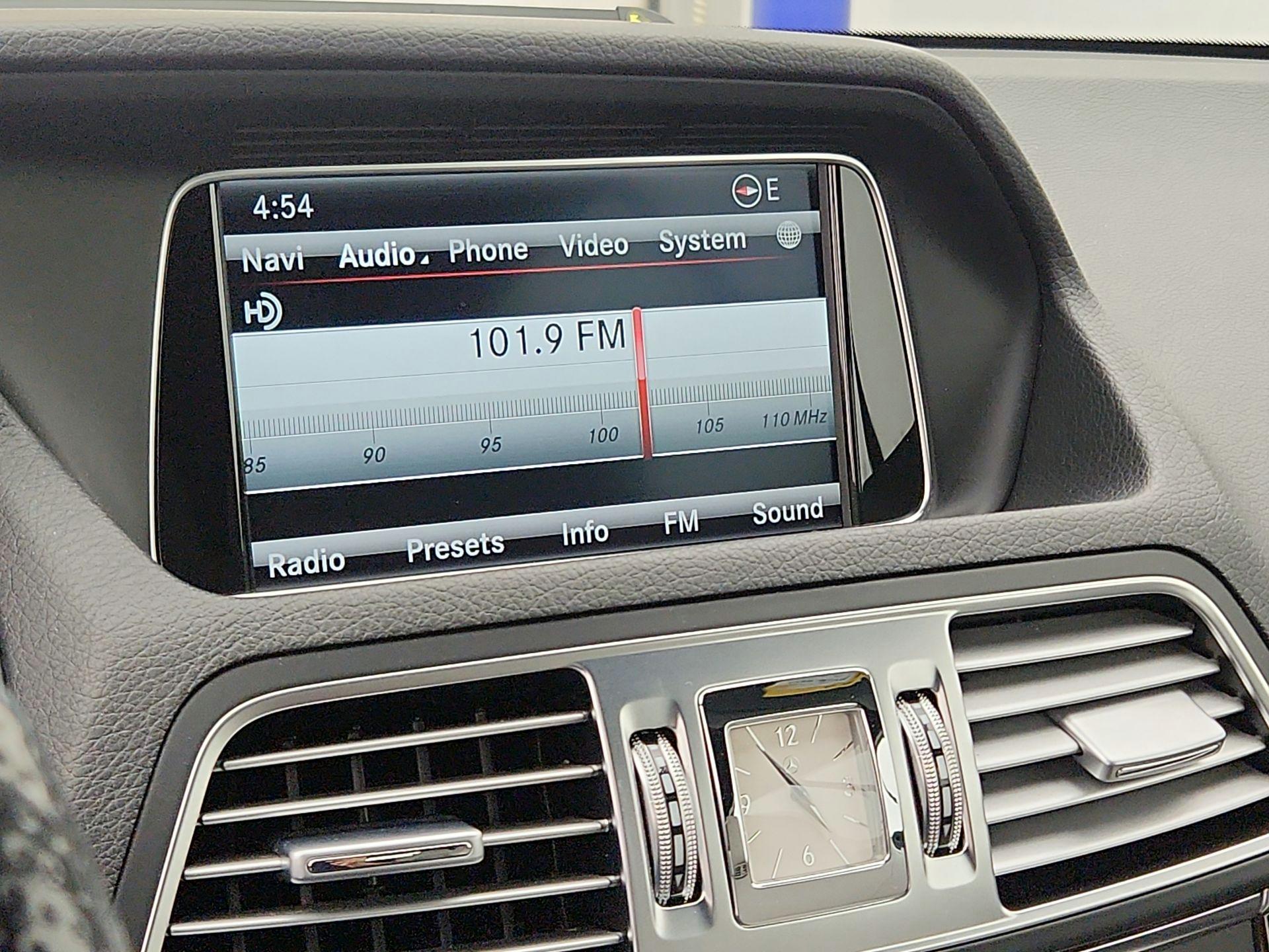 Thumbnail: 2015 Mercedes-Benz E-Class - 16