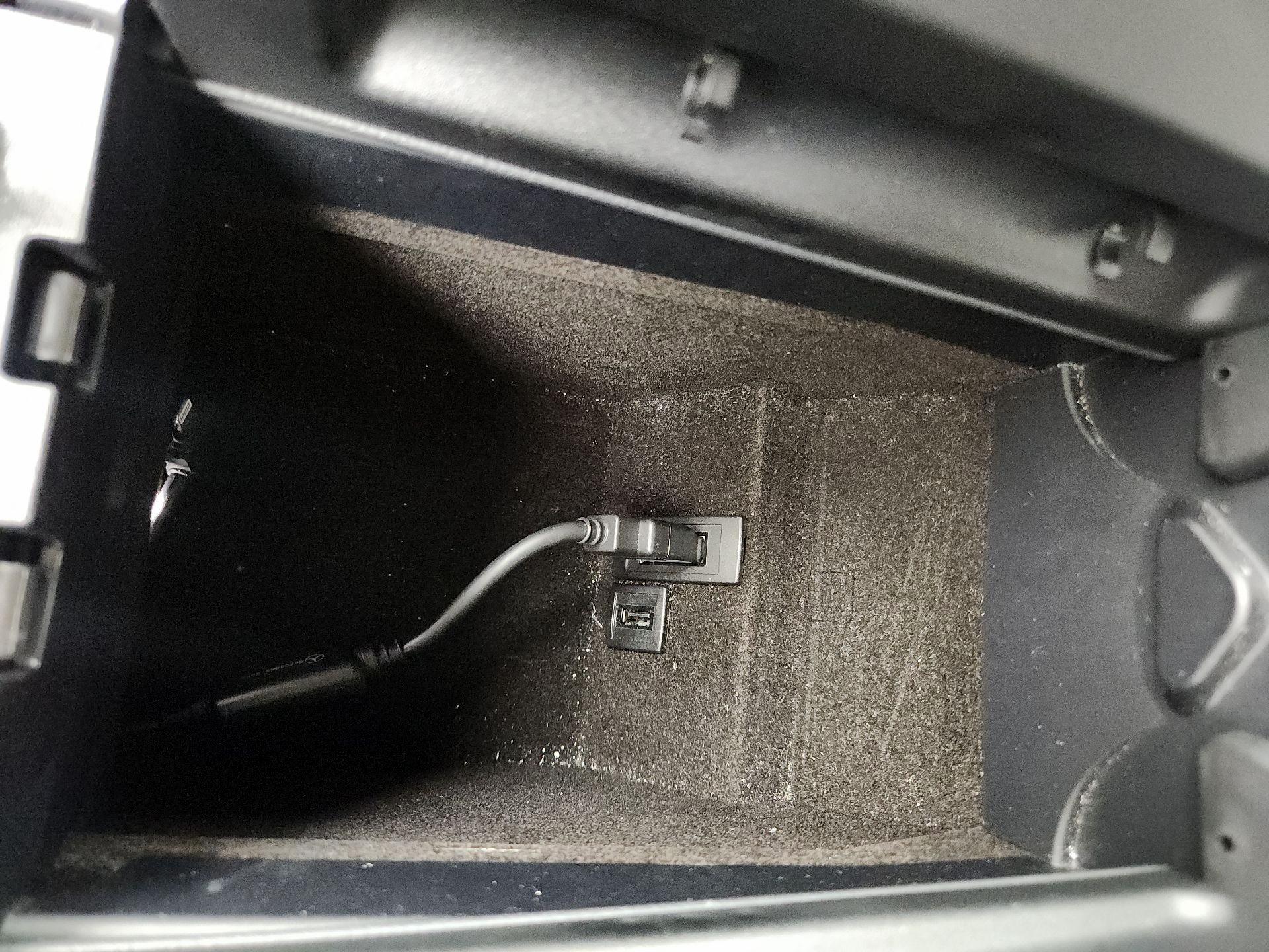 Thumbnail: 2015 Mercedes-Benz E-Class - 19