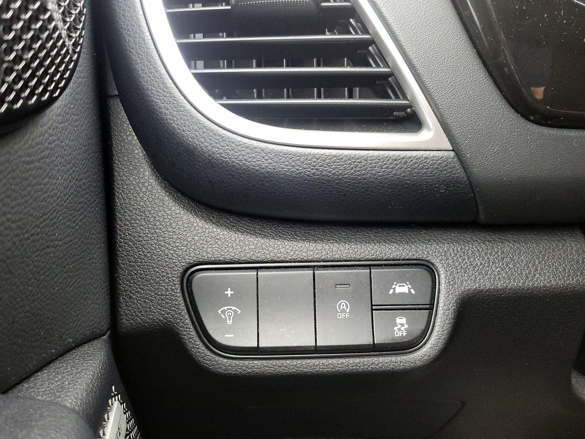 Thumbnail: 2023 Kia Seltos - 13