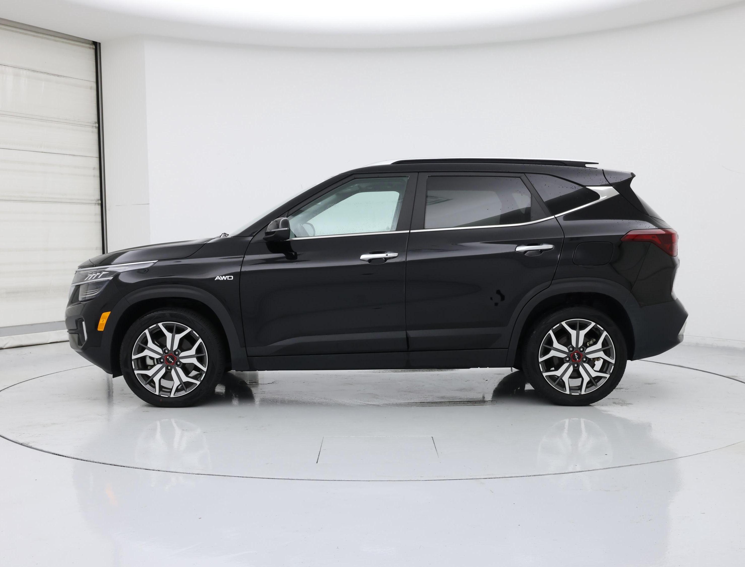 Thumbnail: 2023 Kia Seltos - 3