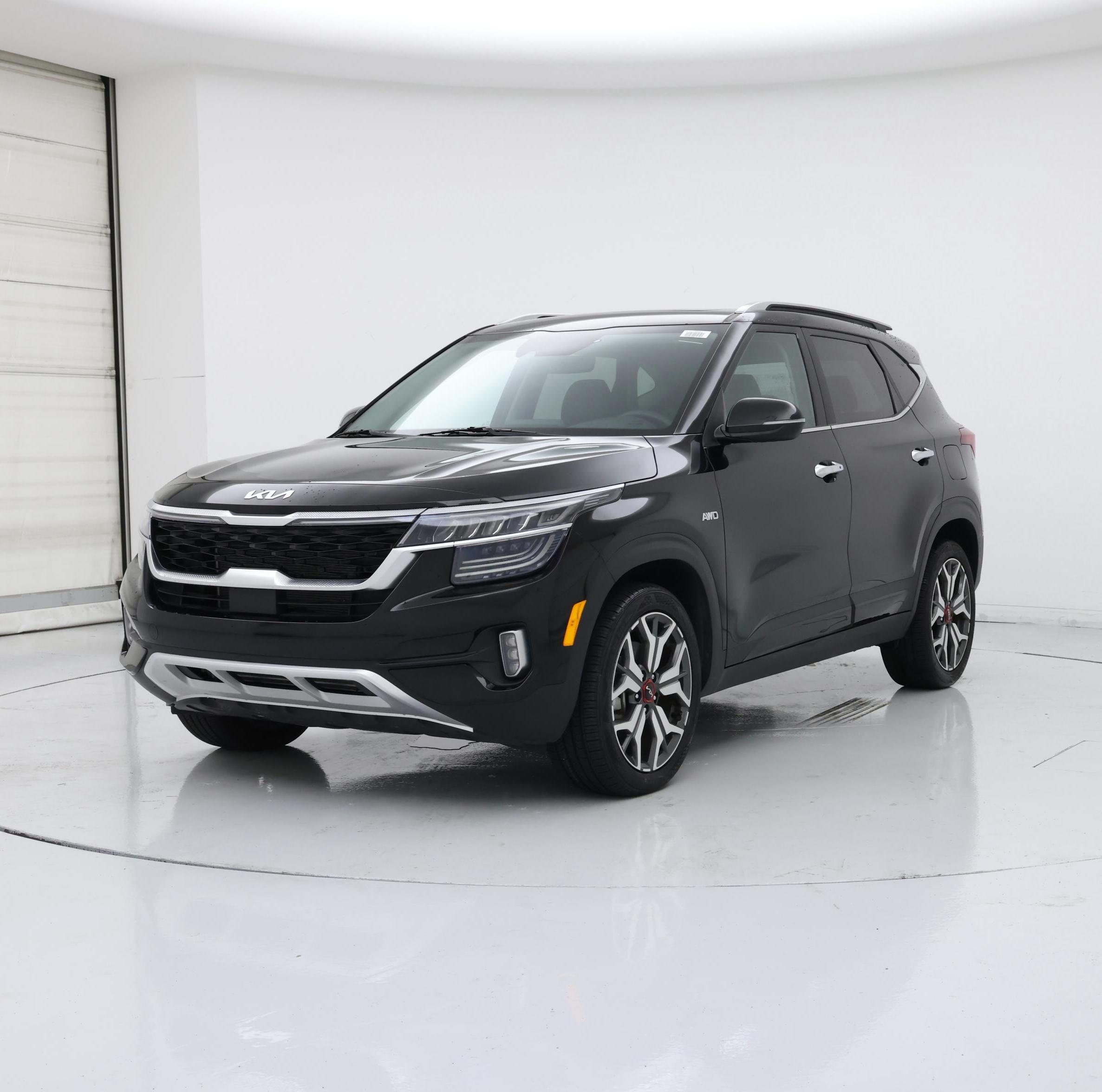 Thumbnail: 2023 Kia Seltos - 4