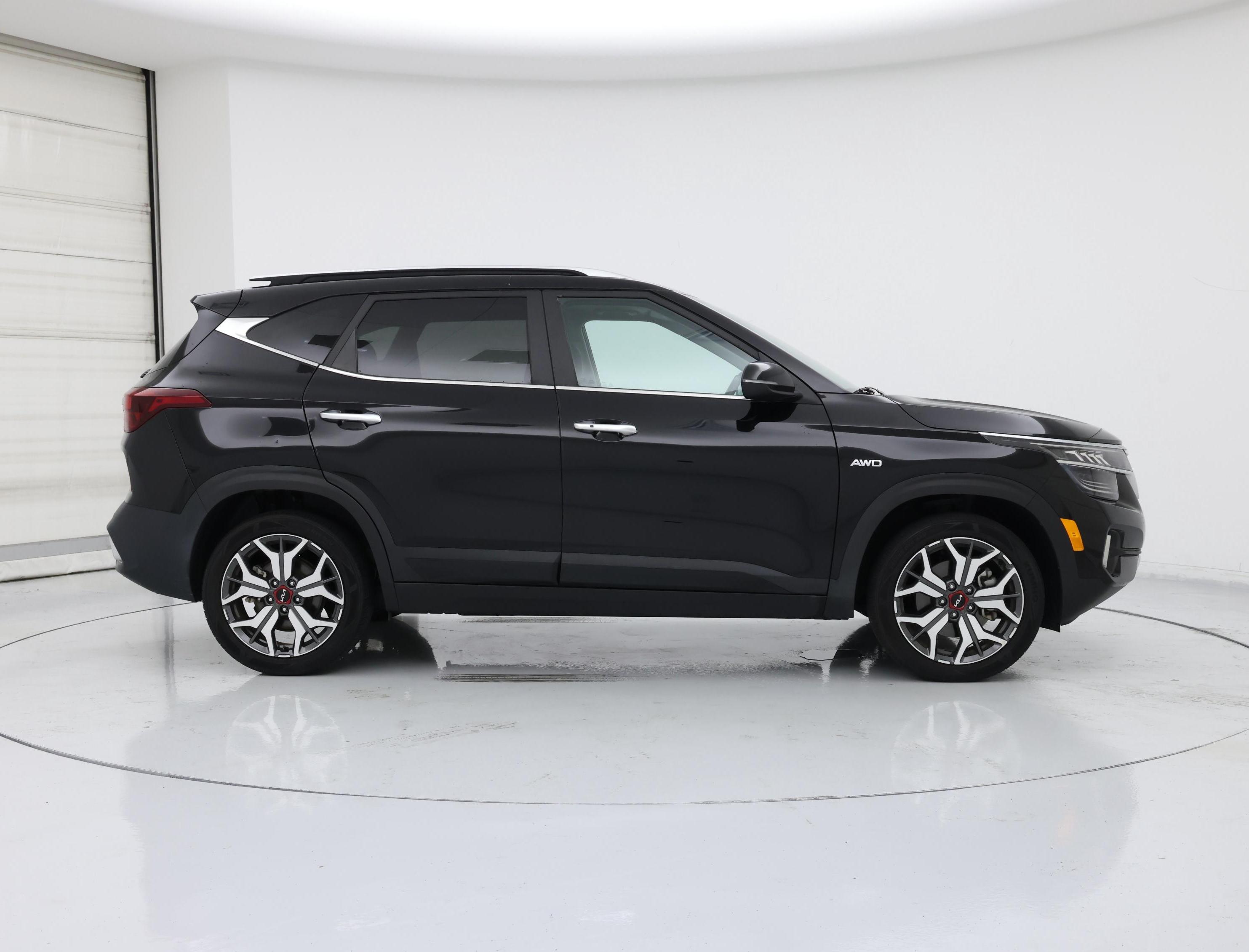 Thumbnail: 2023 Kia Seltos - 7