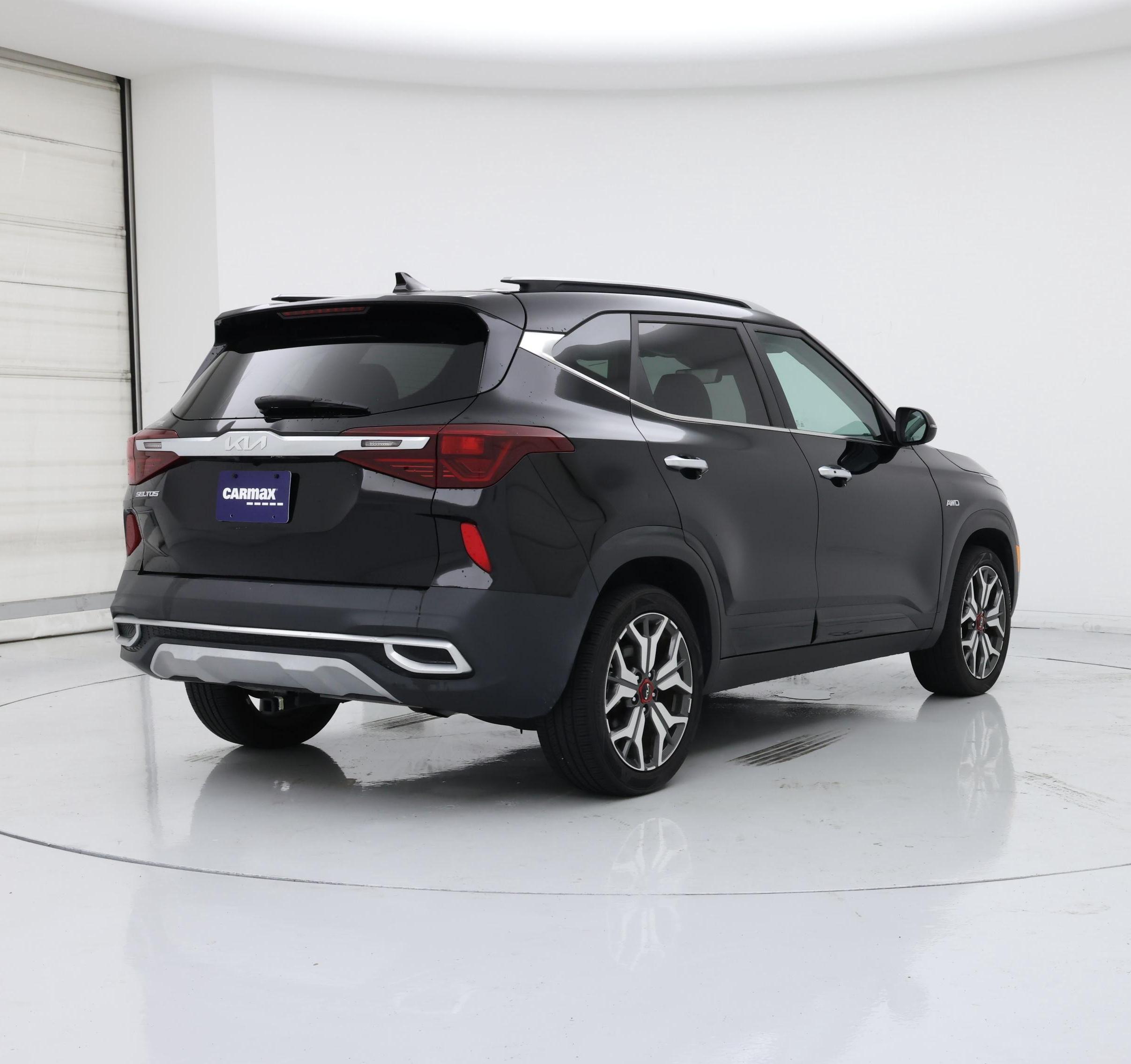 Thumbnail: 2023 Kia Seltos - 8