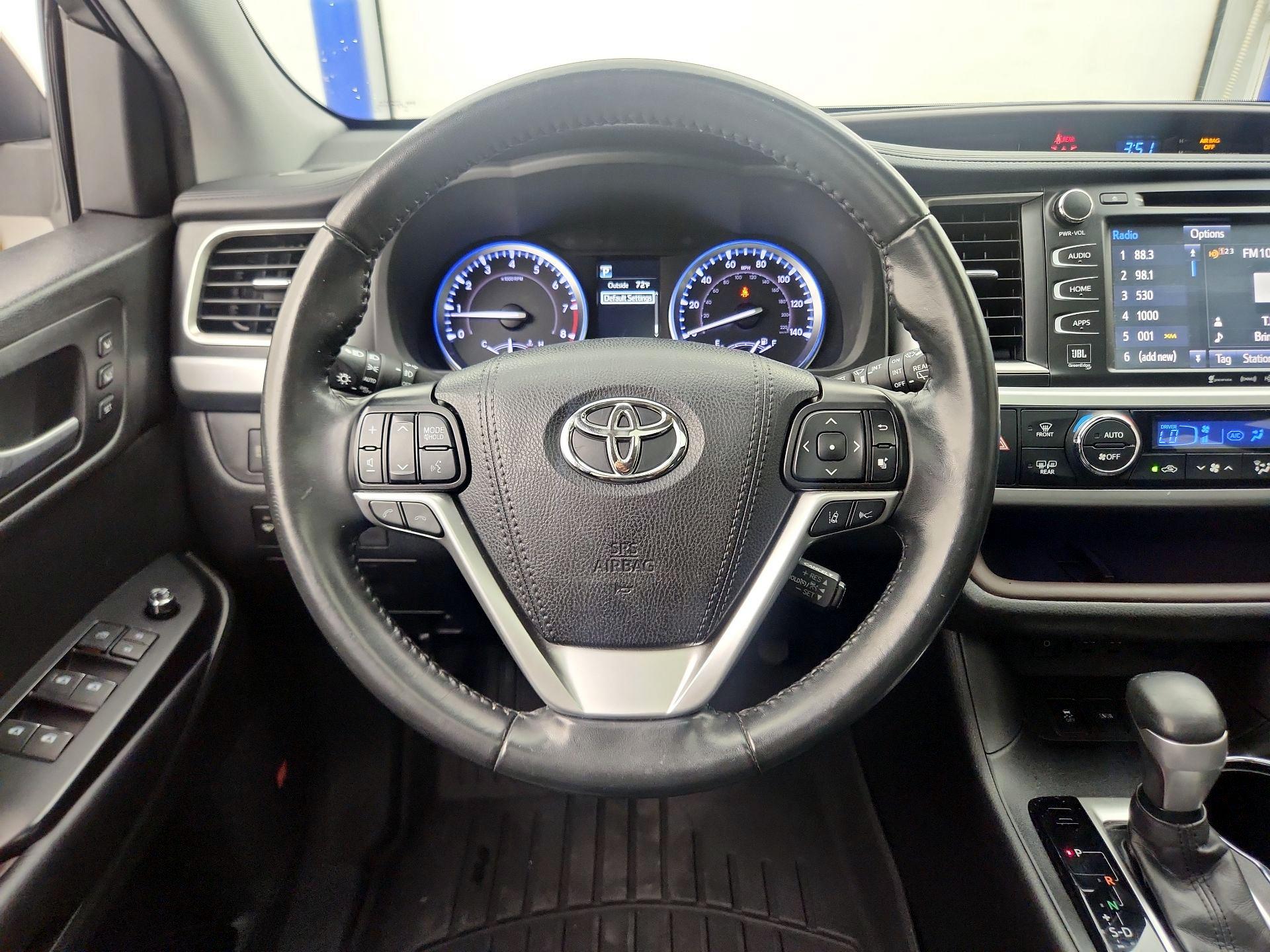 Thumbnail: 2019 Toyota Highlander - 10