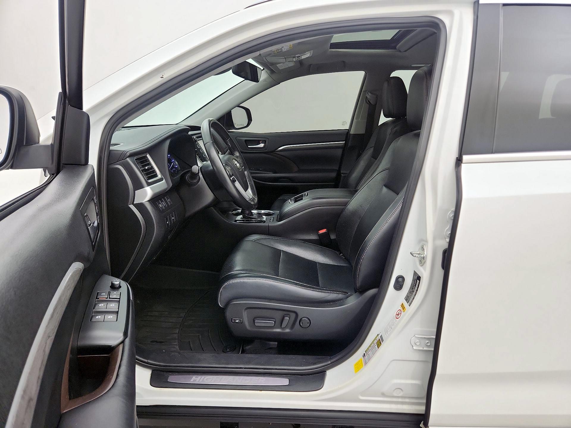 Thumbnail: 2019 Toyota Highlander - 11