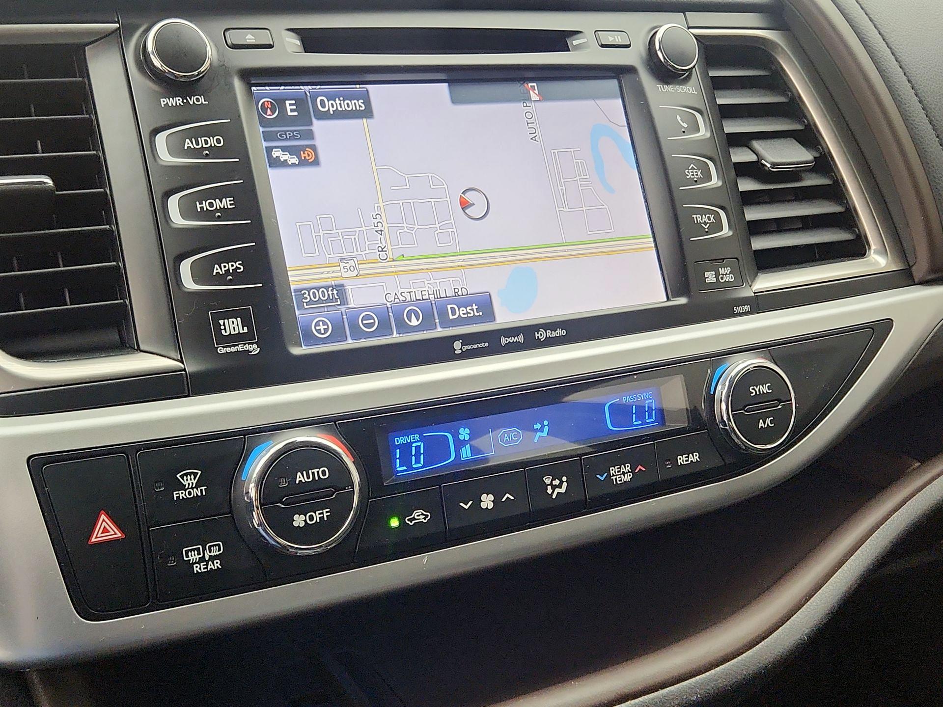 Thumbnail: 2019 Toyota Highlander - 14