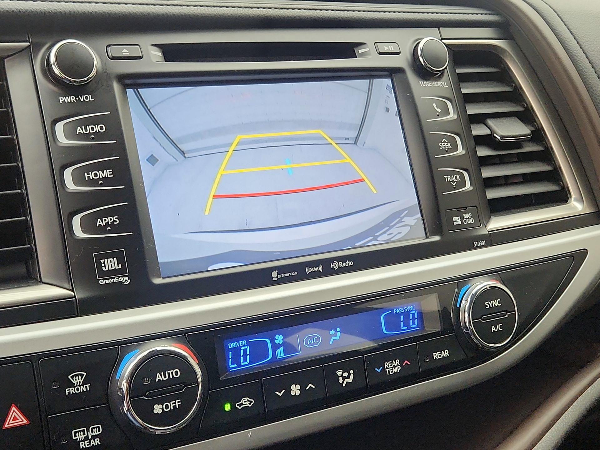 Thumbnail: 2019 Toyota Highlander - 15