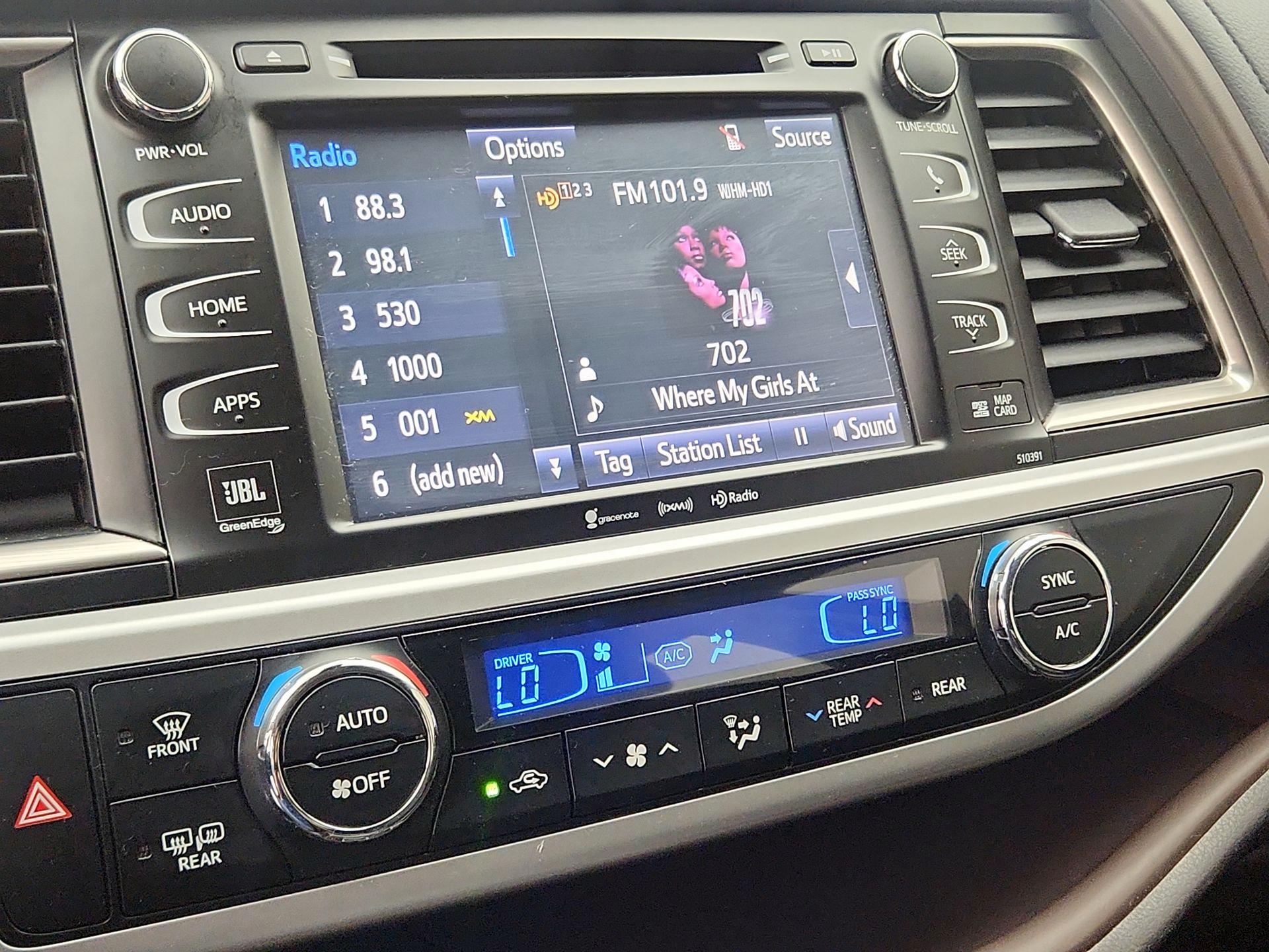 Thumbnail: 2019 Toyota Highlander - 16