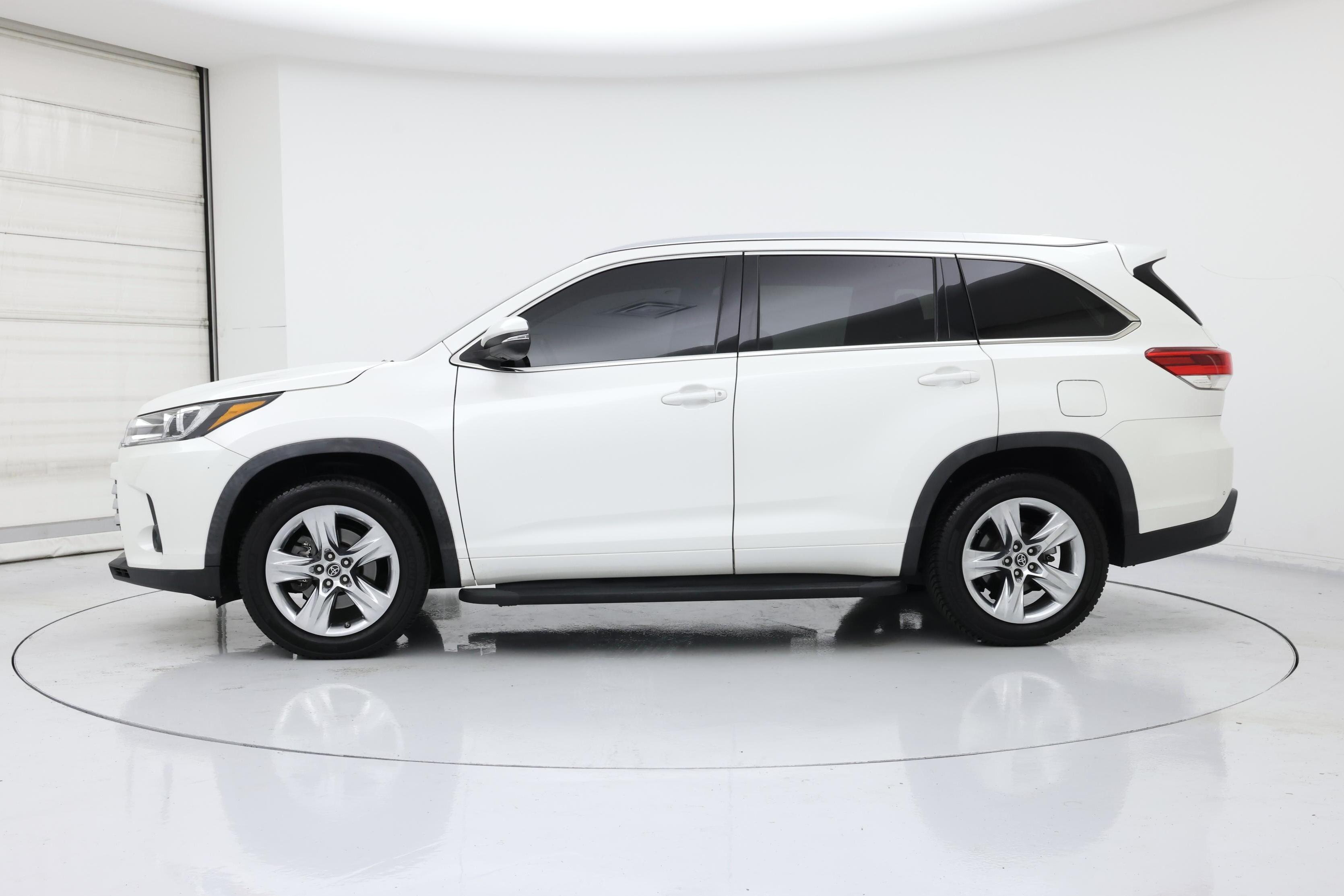 Thumbnail: 2019 Toyota Highlander - 3