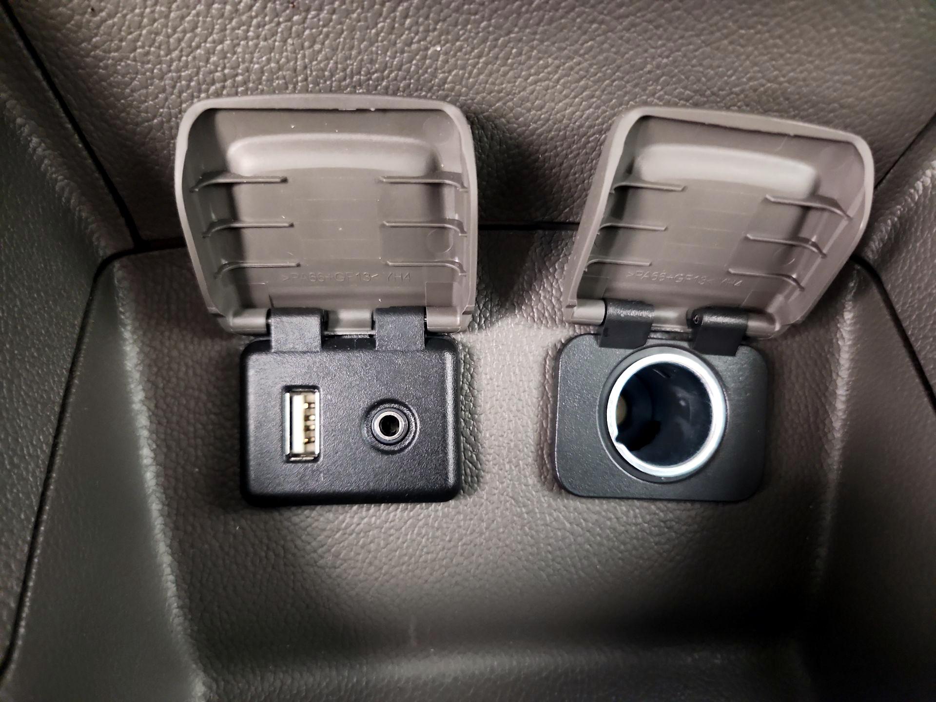 Thumbnail: 2016 Chevrolet Cruze - 18