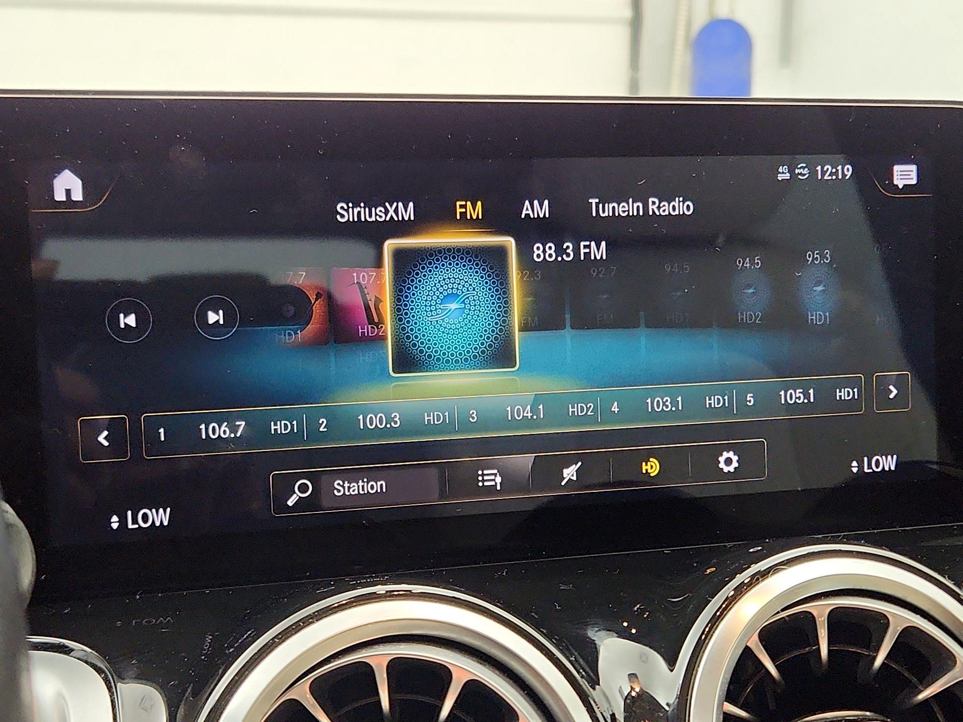 Thumbnail: 2022 Mercedes-Benz GLB - 15