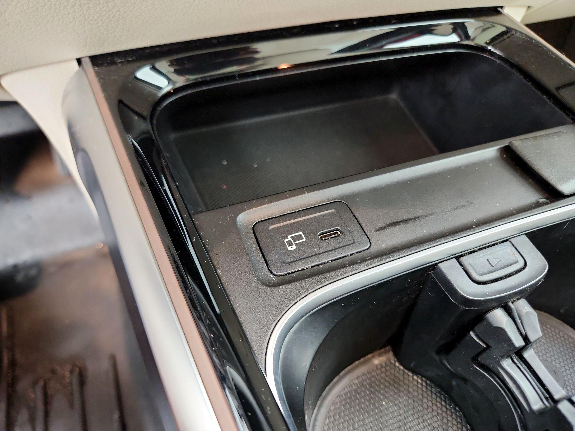 Thumbnail: 2022 Mercedes-Benz GLB - 18