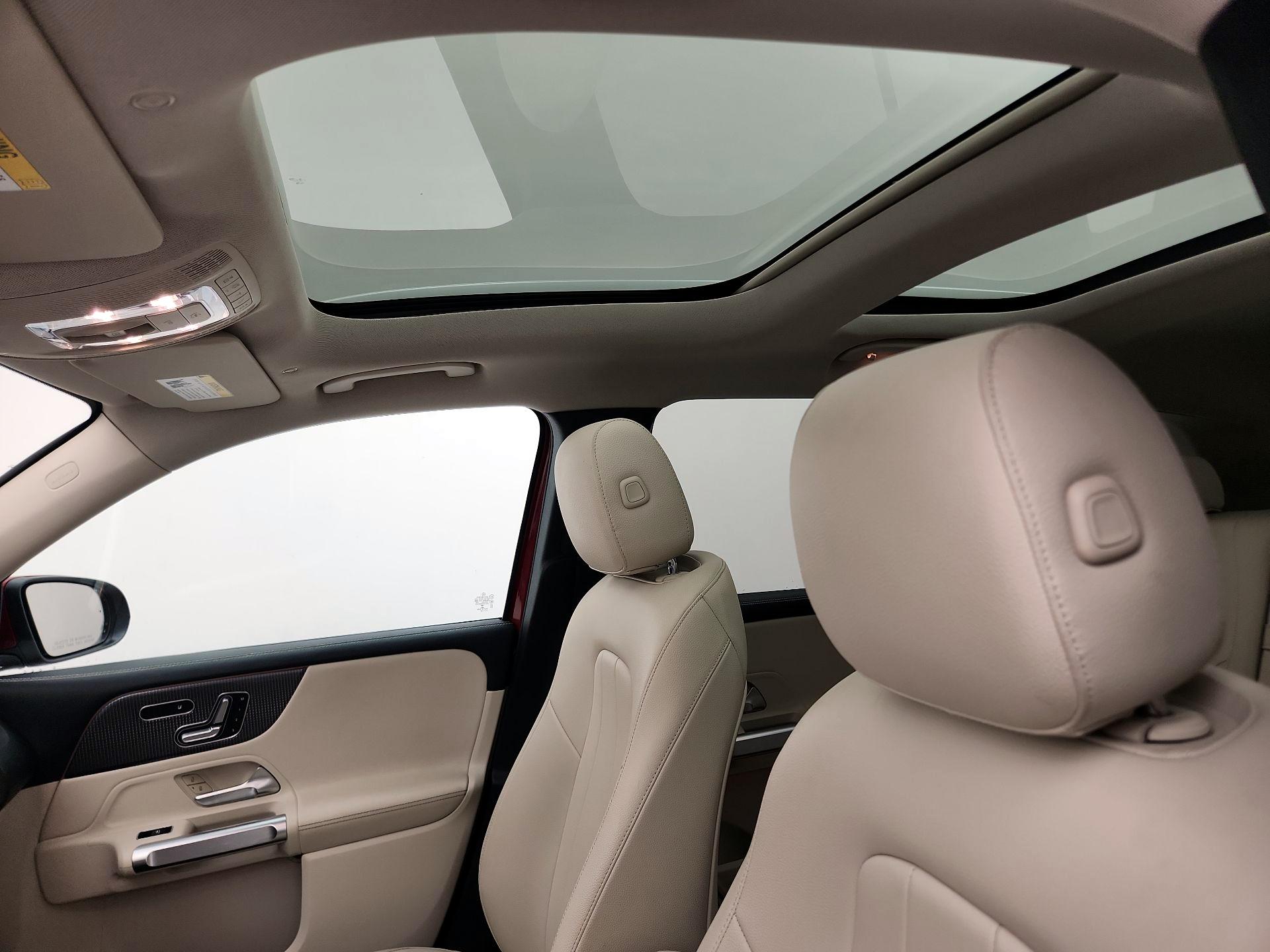 Thumbnail: 2022 Mercedes-Benz GLB - 19