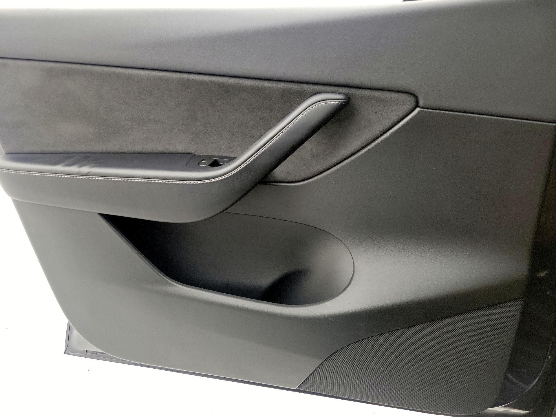 Thumbnail: 2022 Tesla Model Y - 12