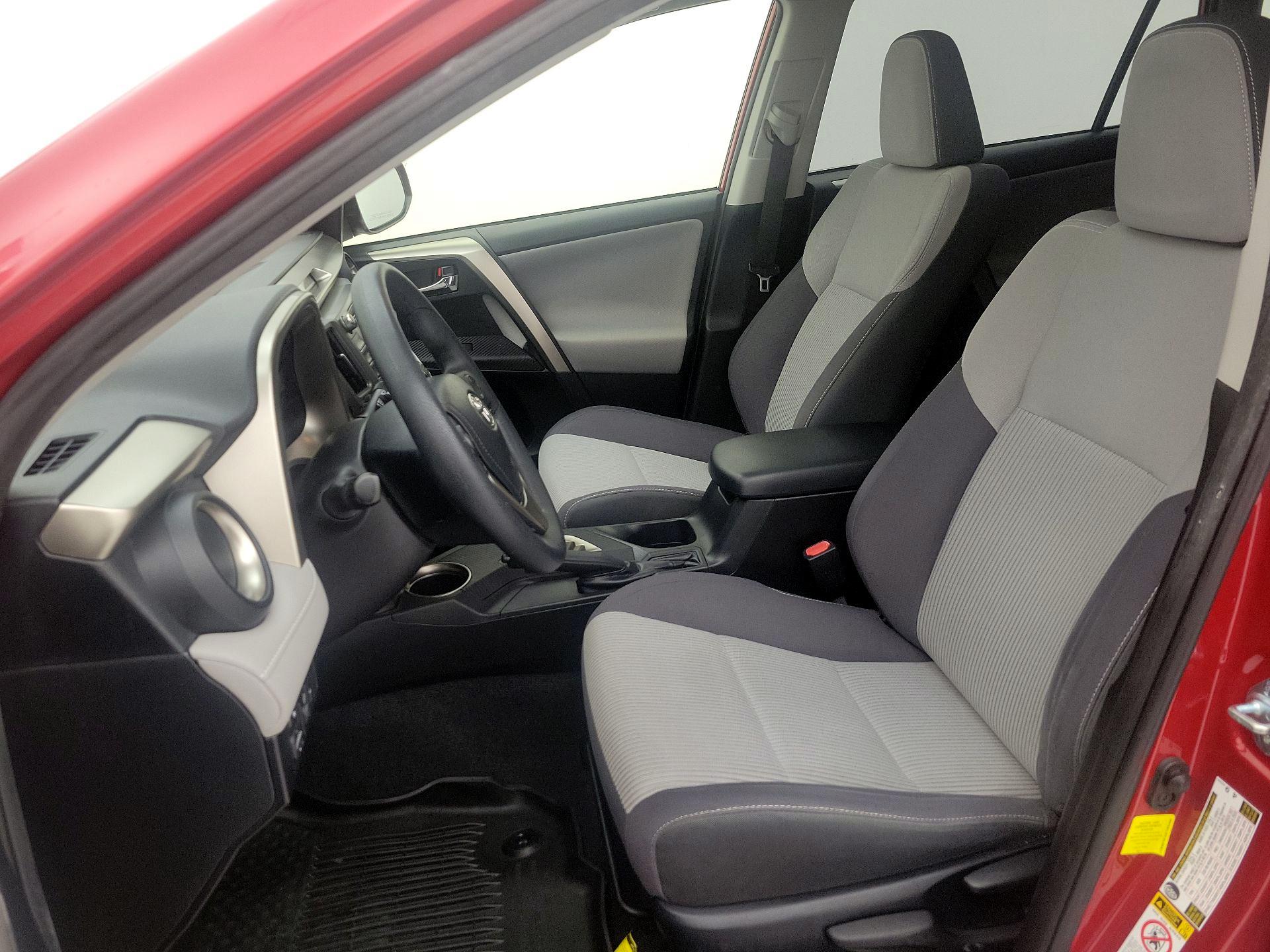 Thumbnail: 2015 Toyota RAV4 - 11