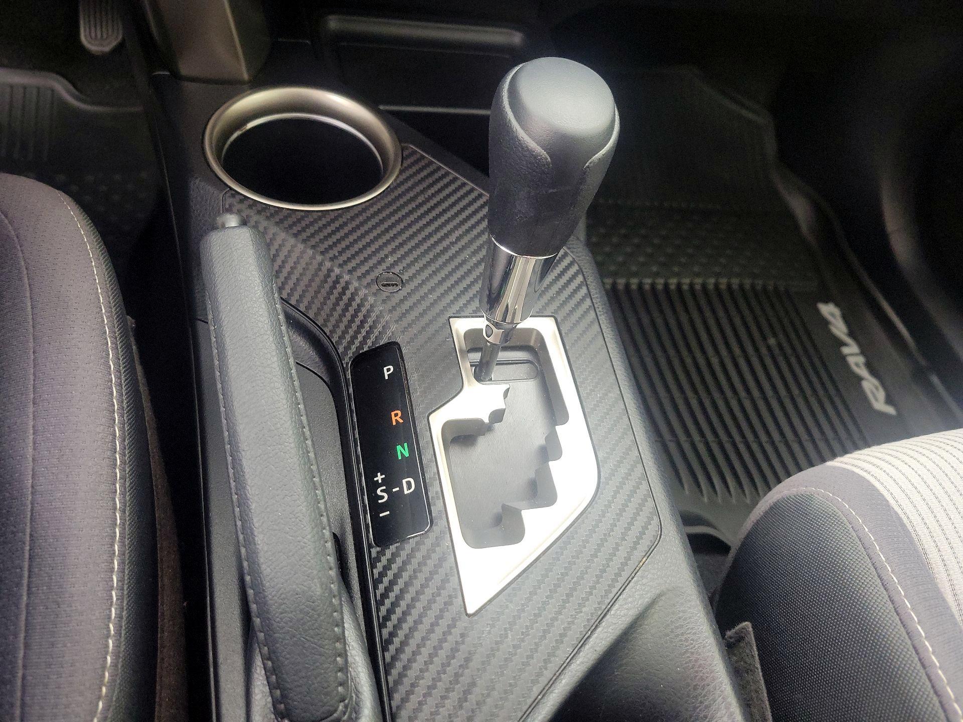 Thumbnail: 2015 Toyota RAV4 - 18