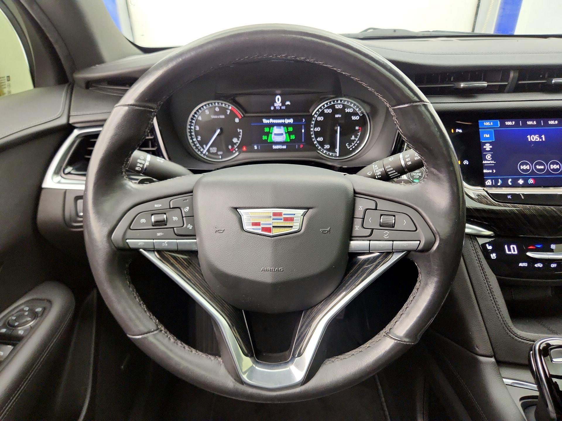 Thumbnail: 2022 Cadillac XT6 - 10