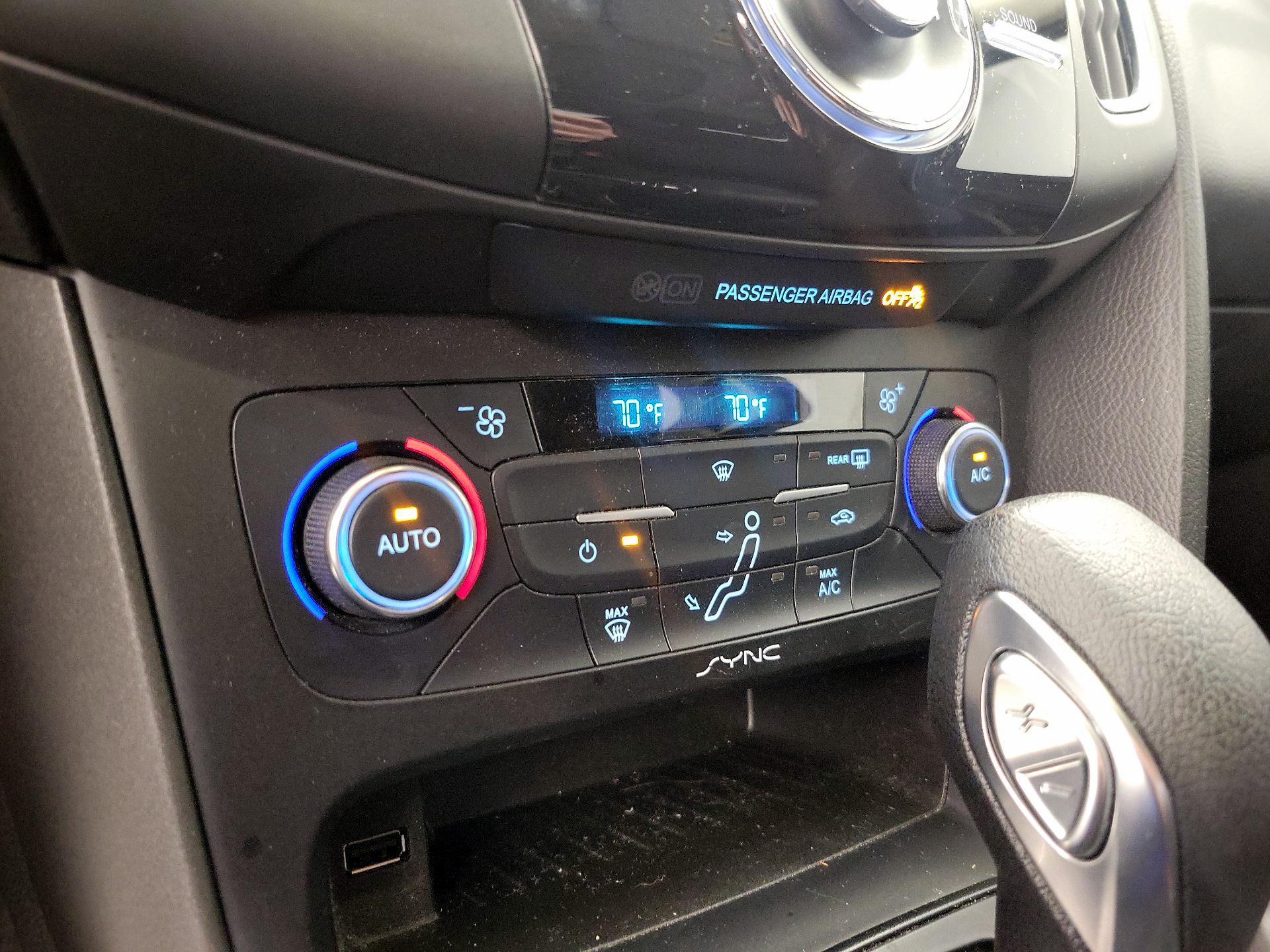 Thumbnail: 2017 Ford Focus - 16