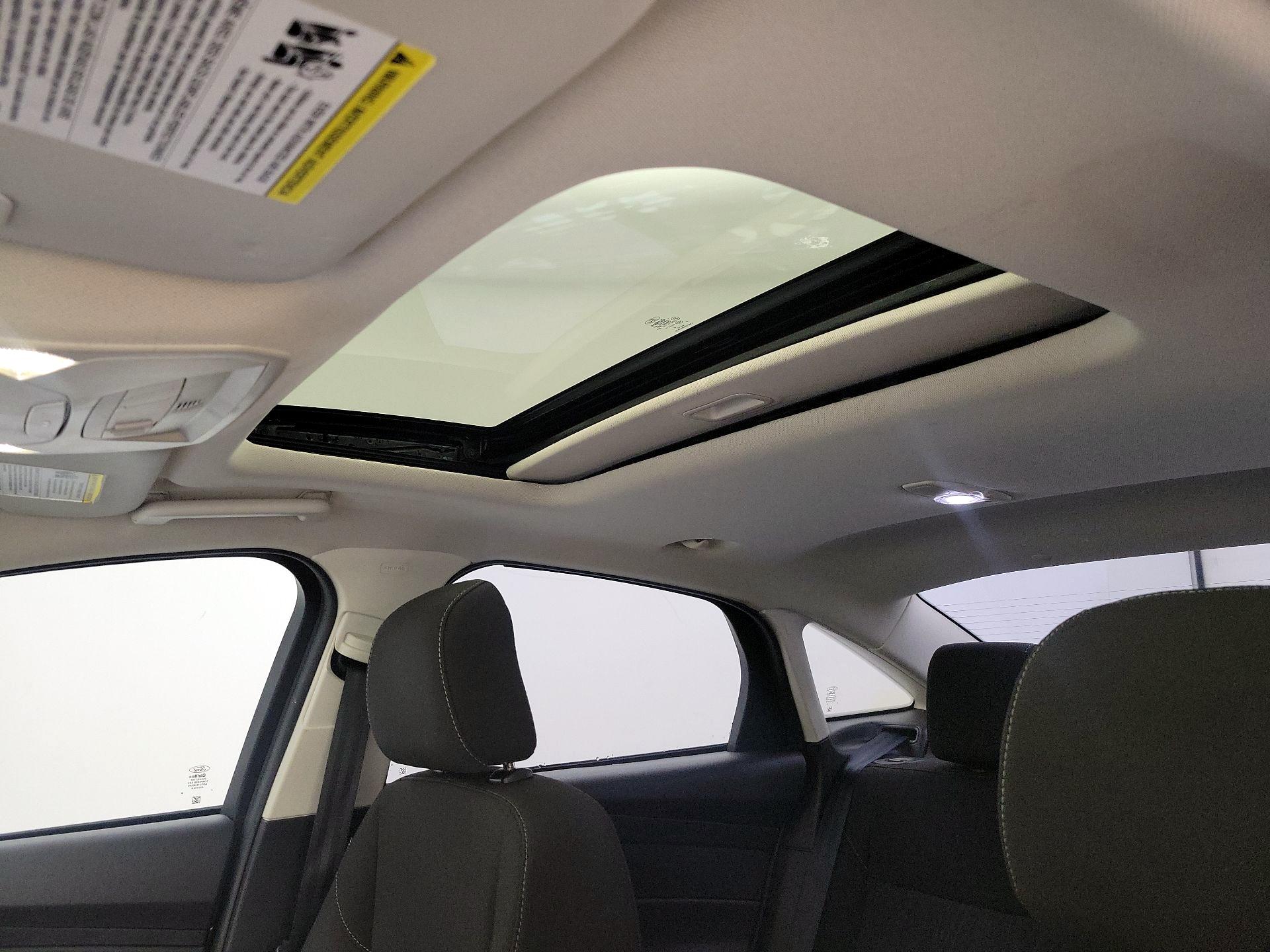 Thumbnail: 2017 Ford Focus - 19