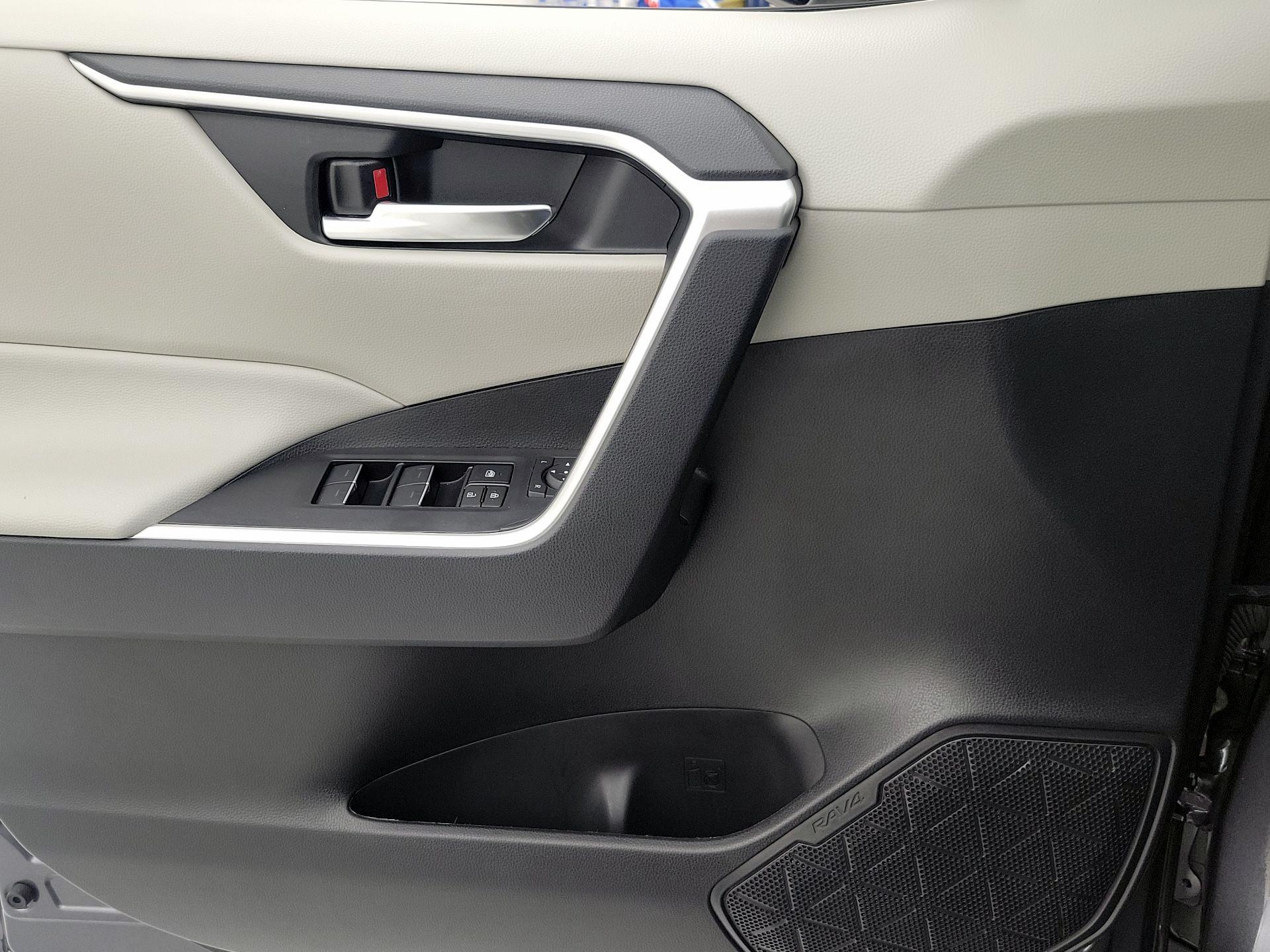 Thumbnail: 2024 Toyota RAV4 - 12