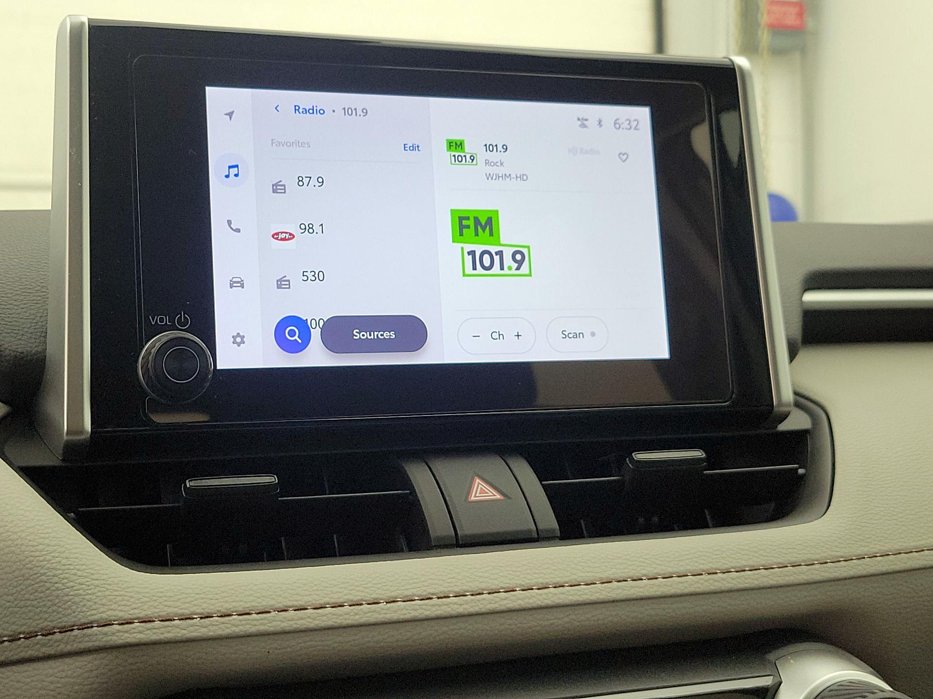 Thumbnail: 2024 Toyota RAV4 - 15