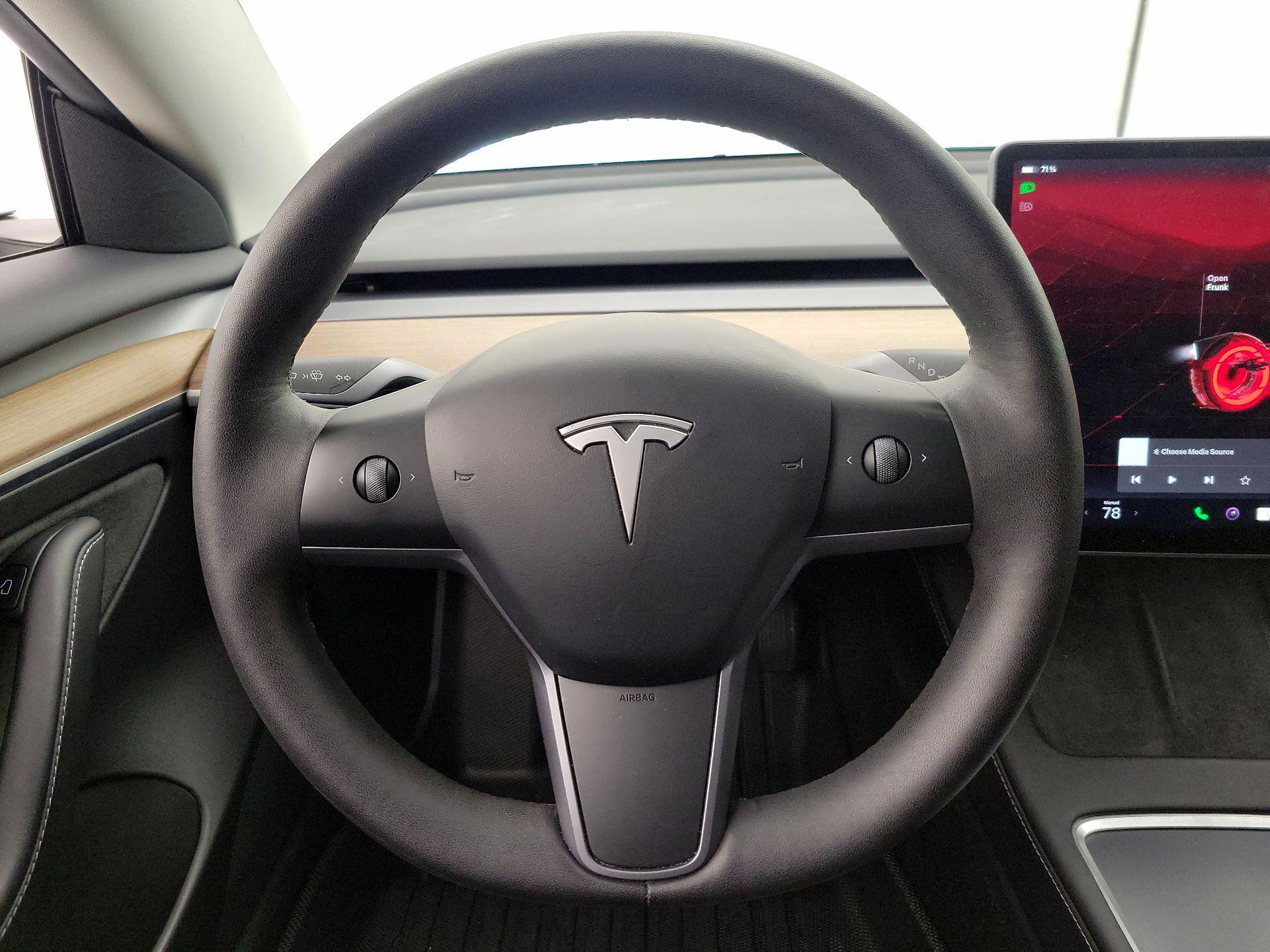 Thumbnail: 2023 Tesla Model 3 - 10