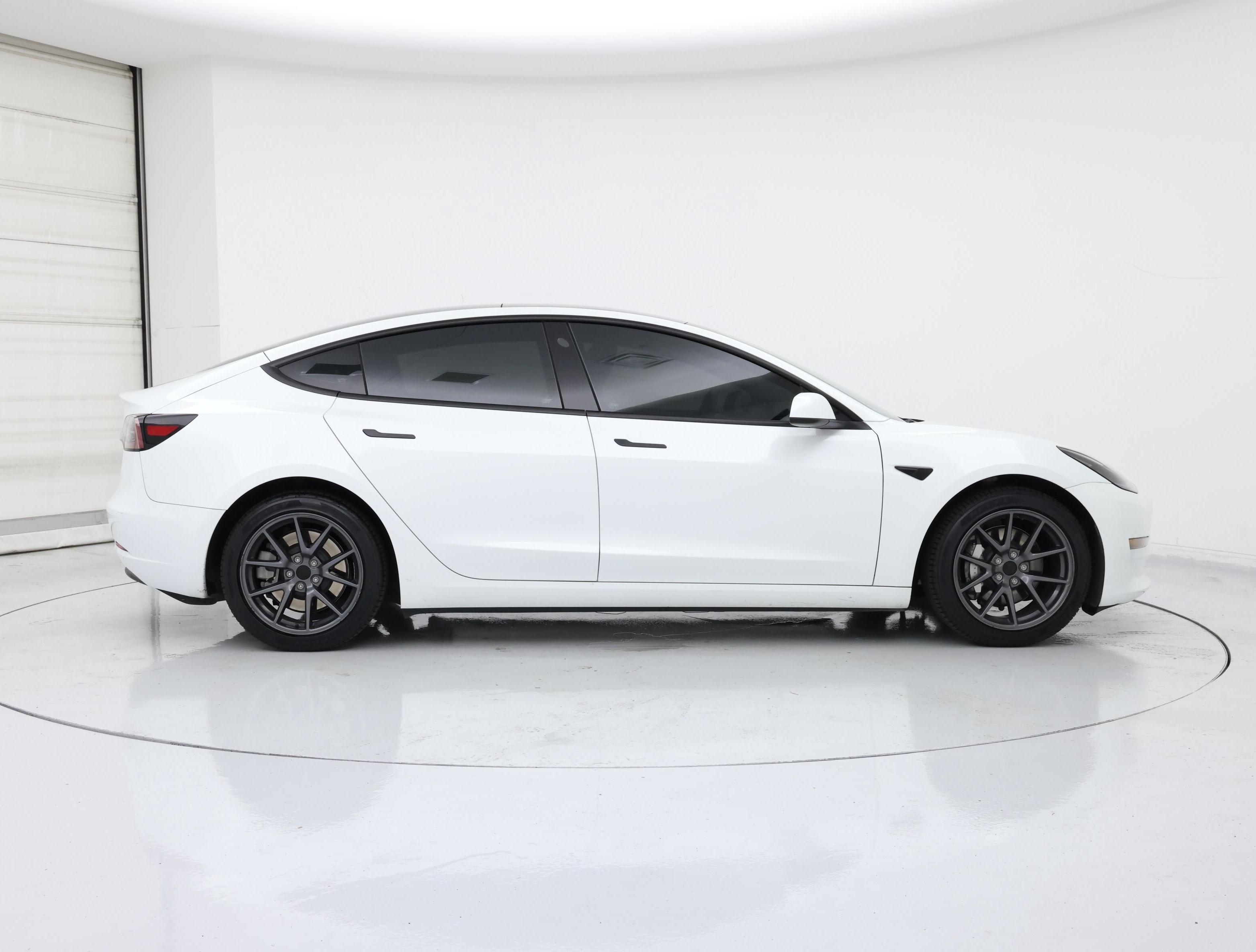 Thumbnail: 2023 Tesla Model 3 - 7